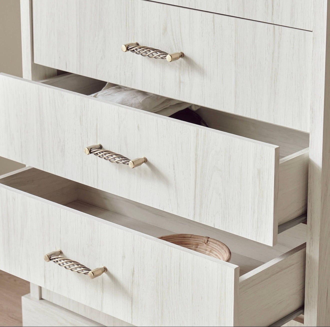 Chest of drawers  - Image 4
