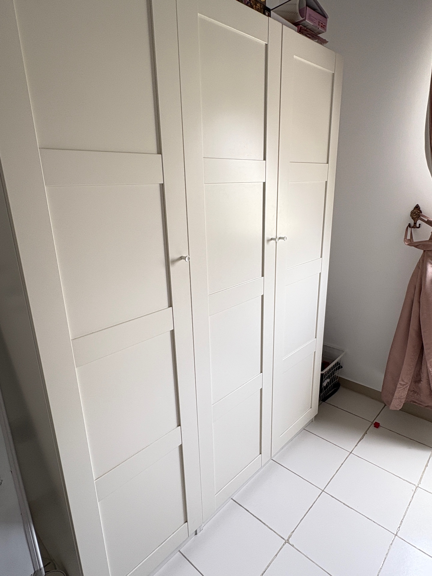Clothes shelve - Image 1