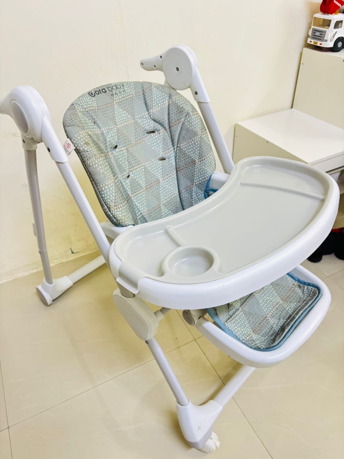DORA BABY HIGH CHAIR  in good condition for Sale - Image 4