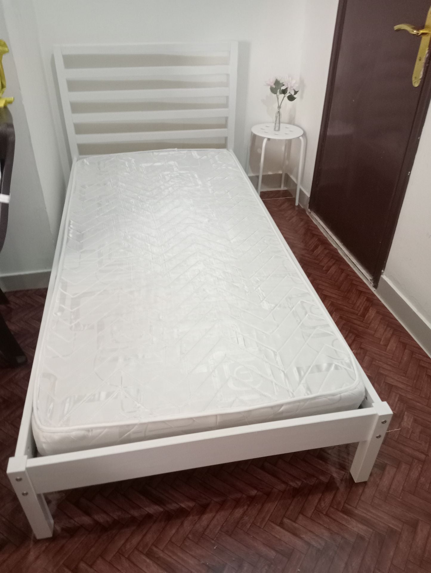 Clean,new,bed+metress - Image 1