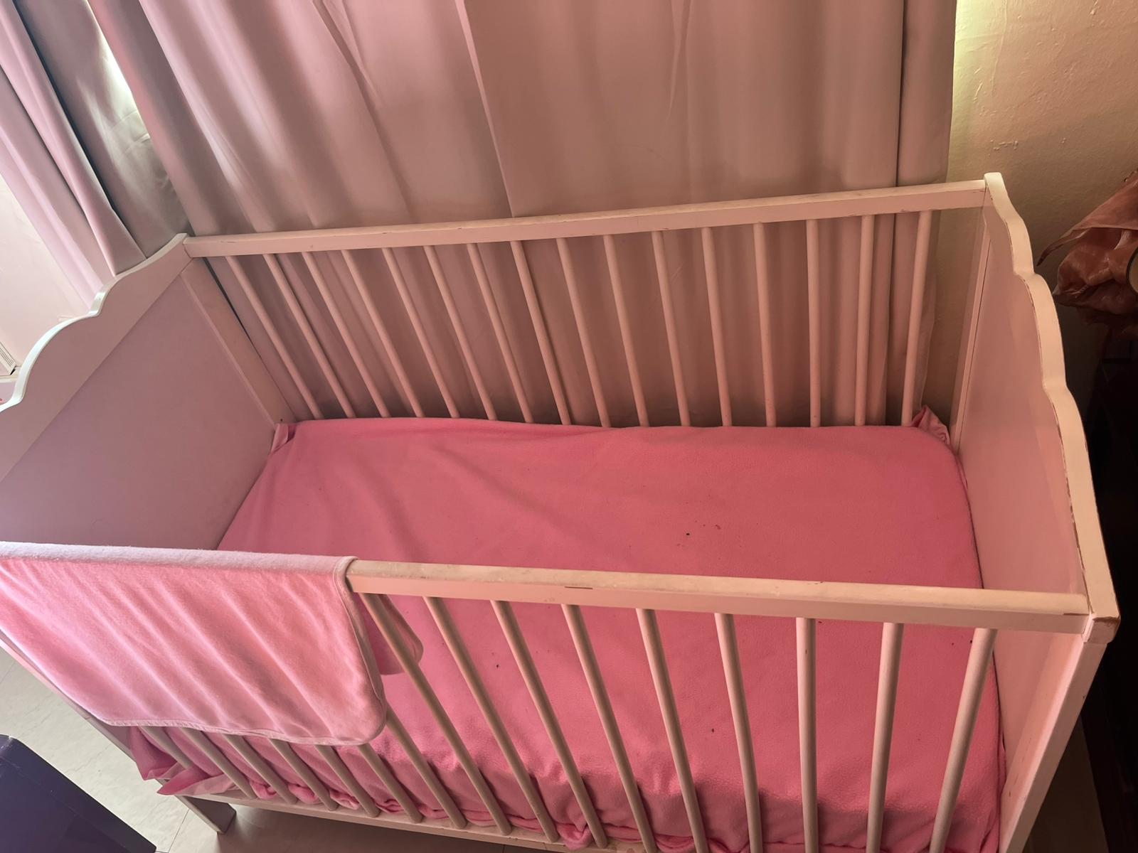 KIDS BED WITH MATRESS - Image 1