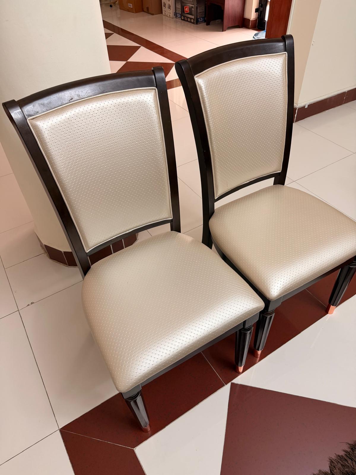  Dinning Table and chairs - Image 2
