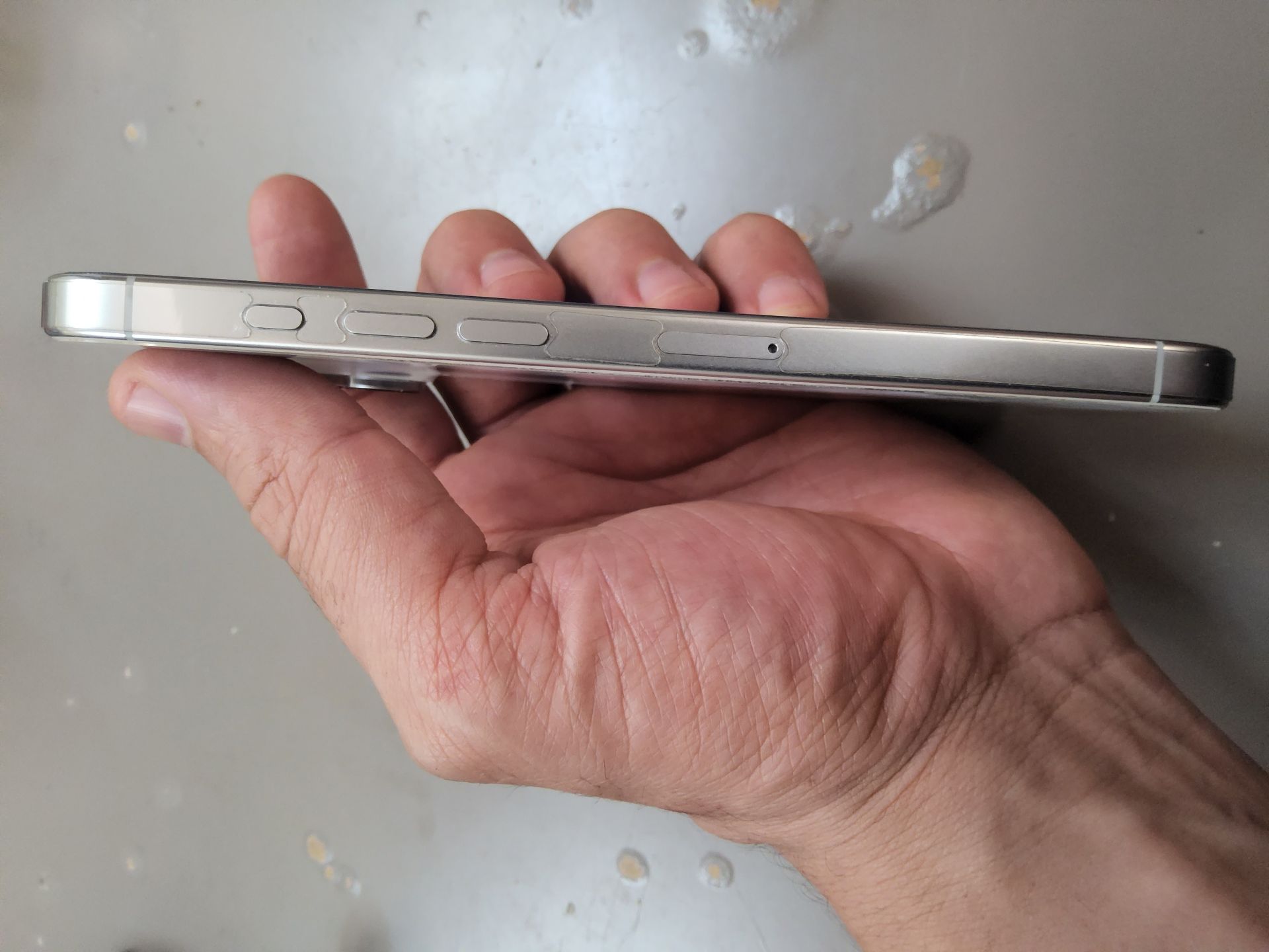 Iphone 16 pro max  - Image 2