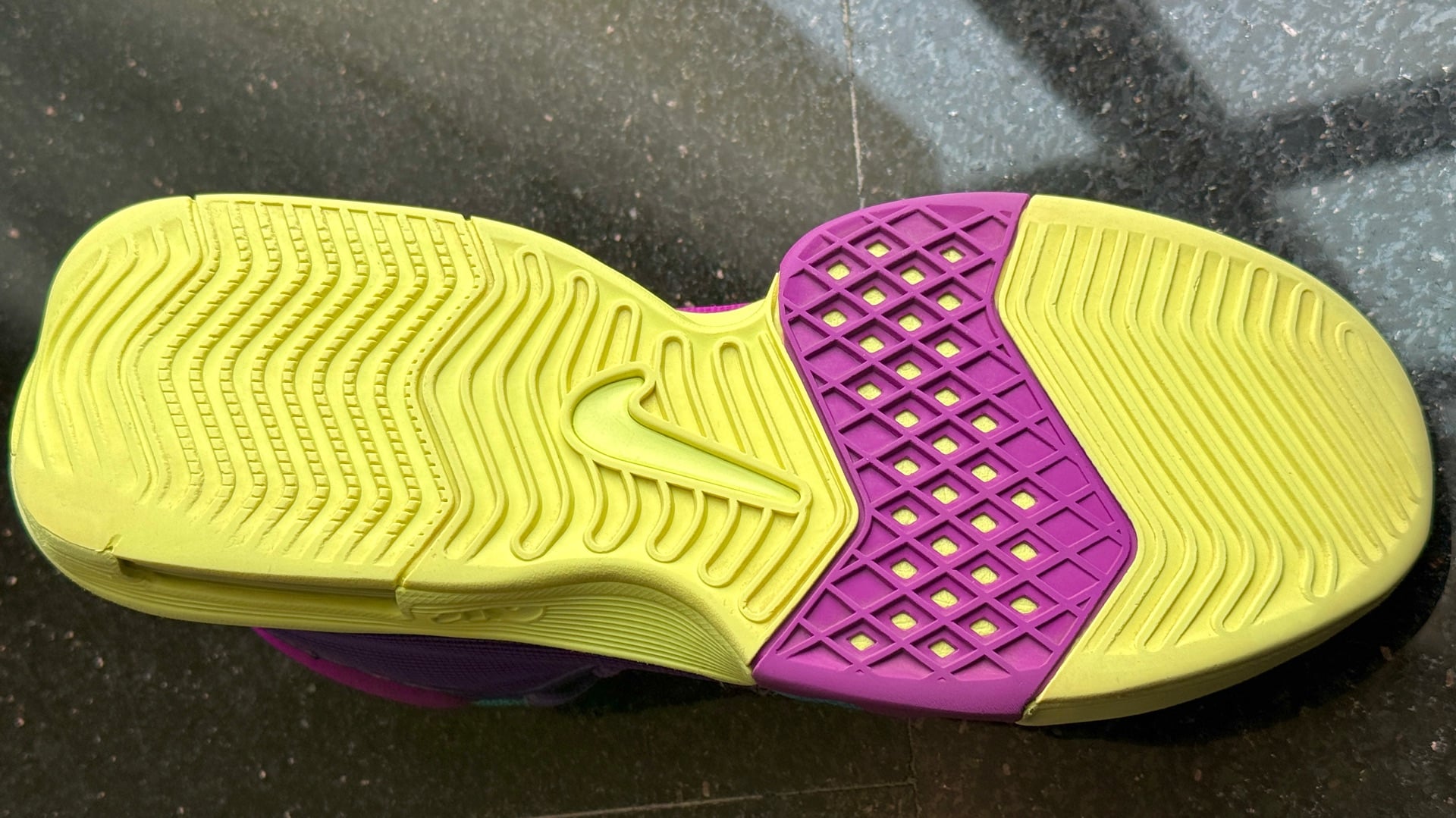 Nike Lebron Witness 8 - Size EU43/US9.5 -  Good Condition - Image 4