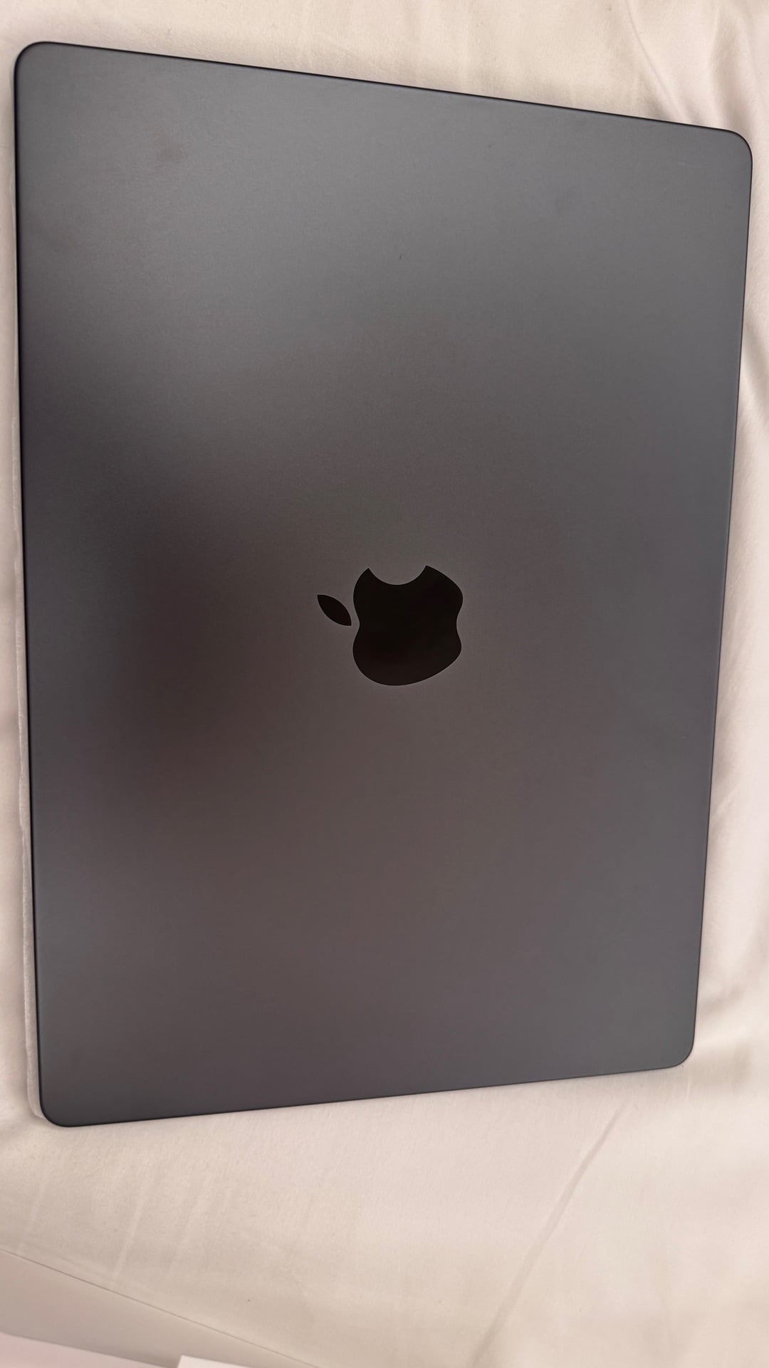MacBook – Apple M3 Max - Image 2