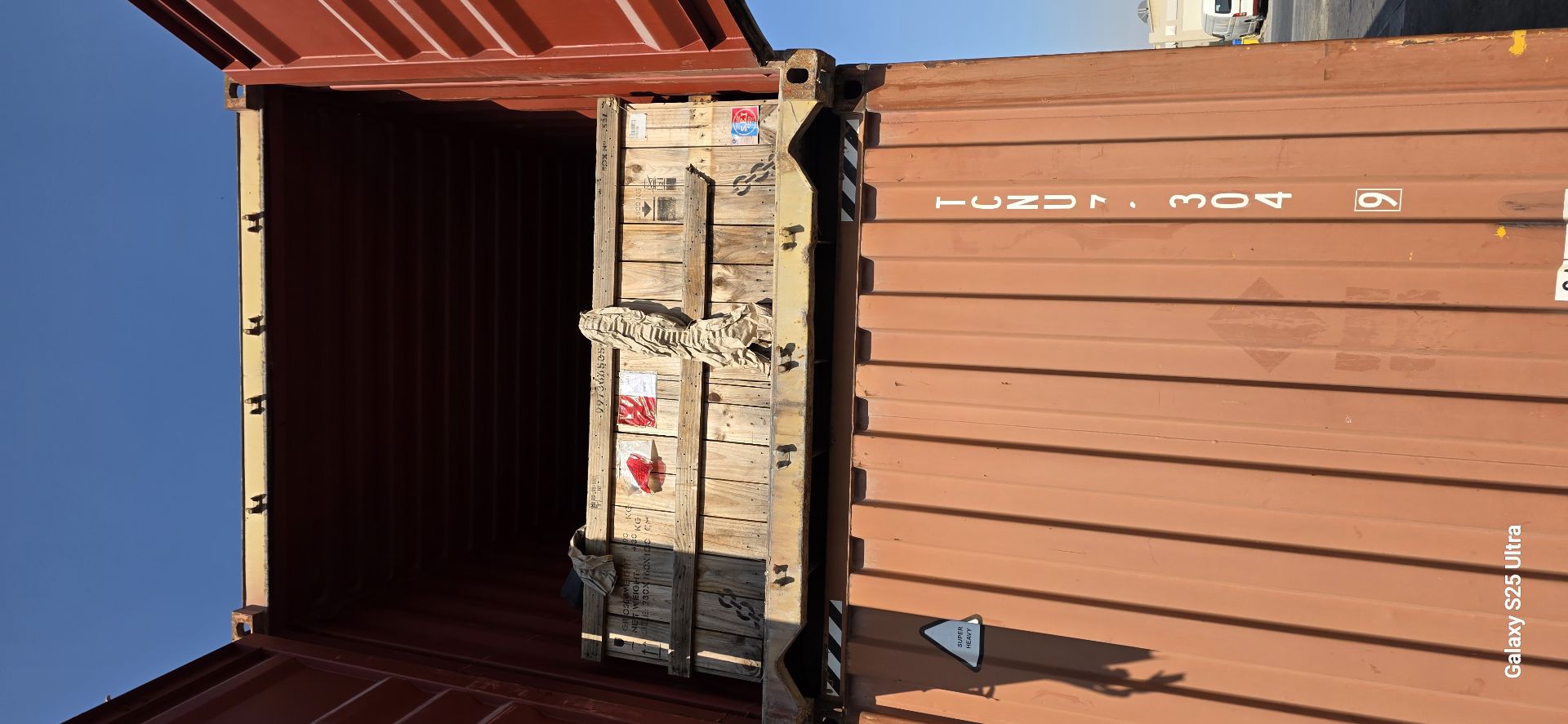 20 Feet  and  40feet containers  available  good condition - Image 4