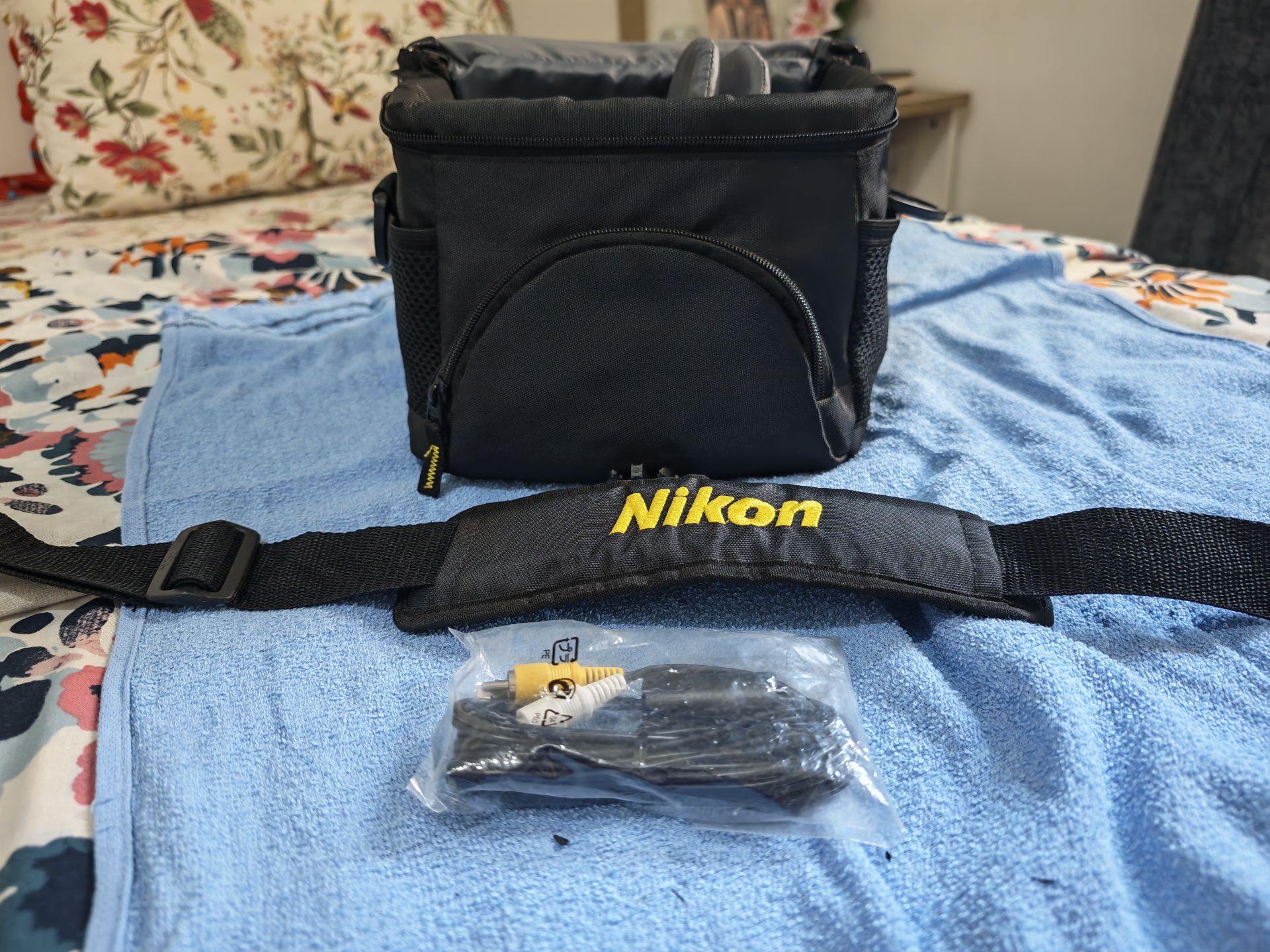 Nikon D3300 digital SLR camera launched in 2014 with Nikon AF-S 18-55 lens - Image 10
