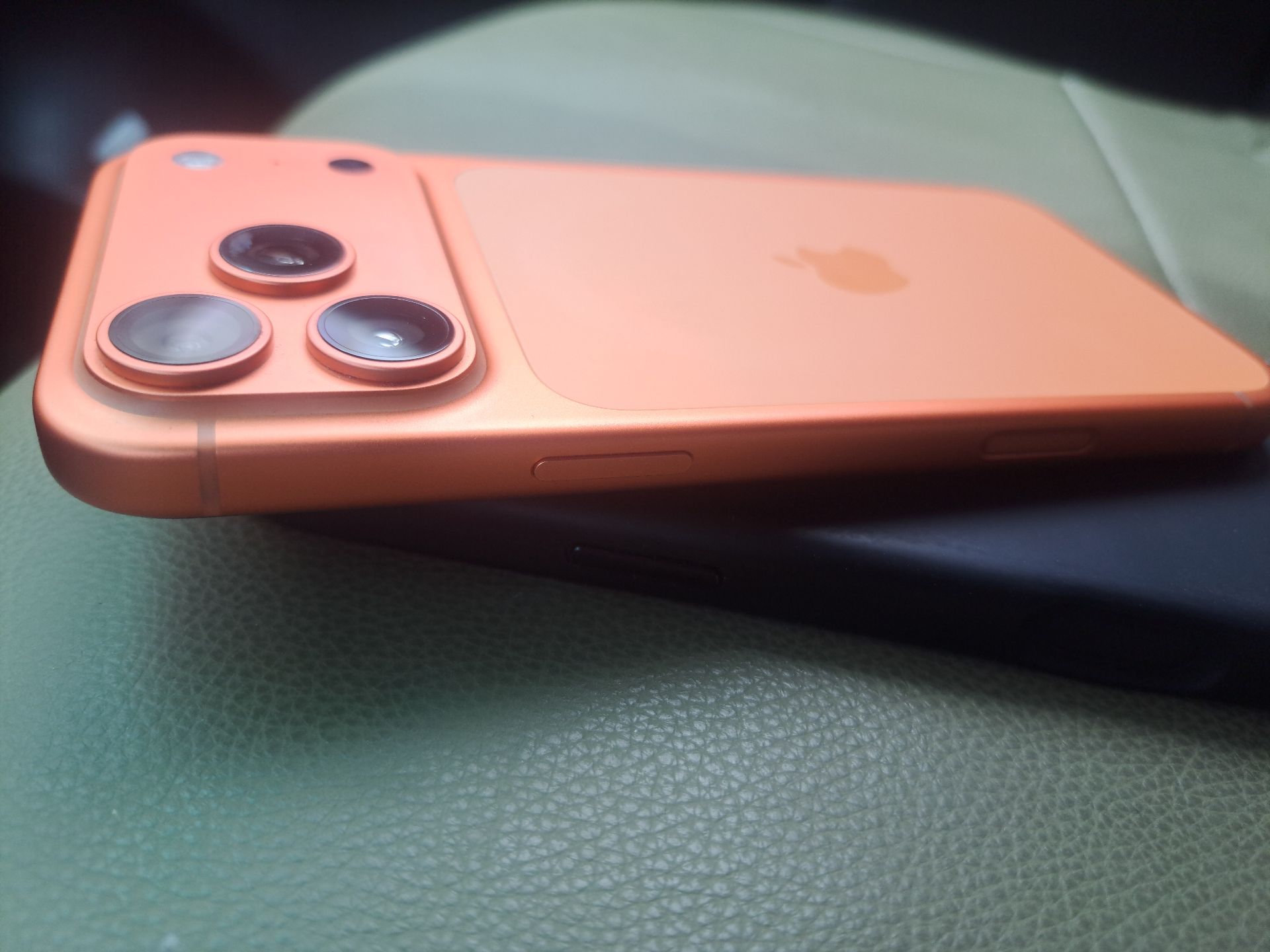 IPhone 17 pro Max 256 GB < 71565610 - Image 2