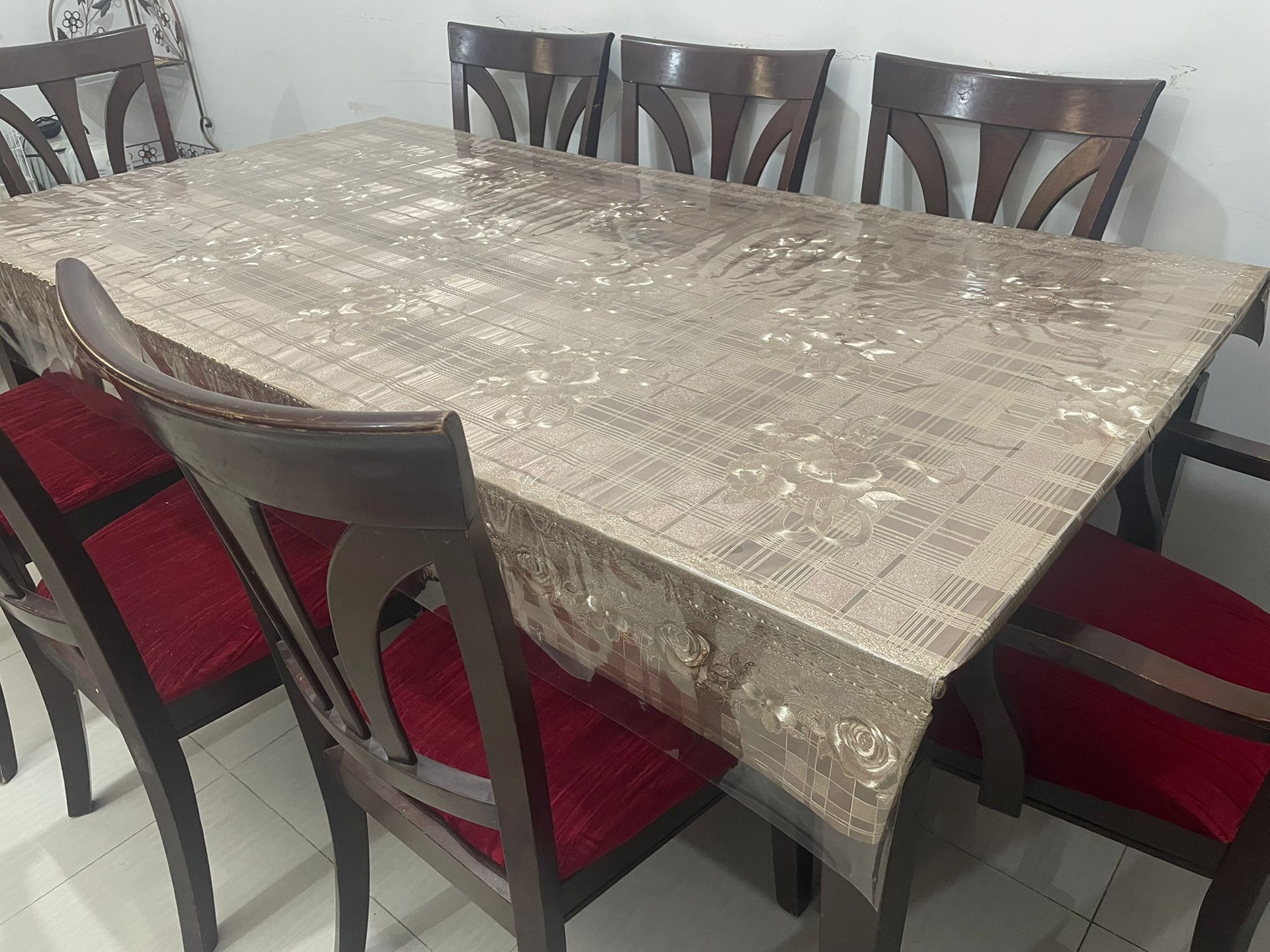 Dining table 8 seater for 500 - Image 2