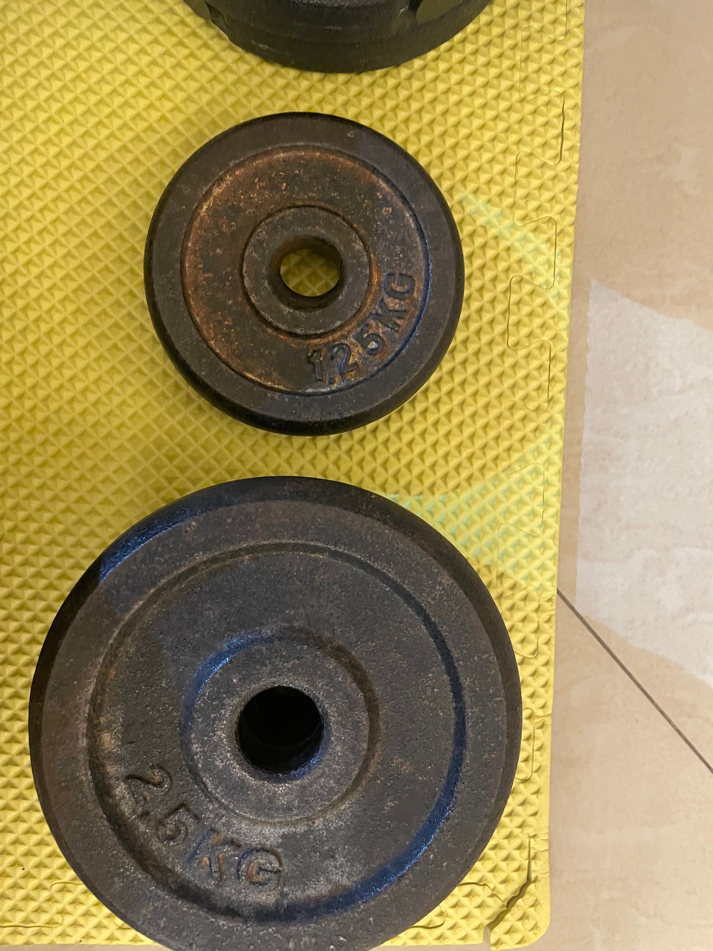 طقم دامبلز 40 كجم و أطباق إضافية و قضيب - Image 7