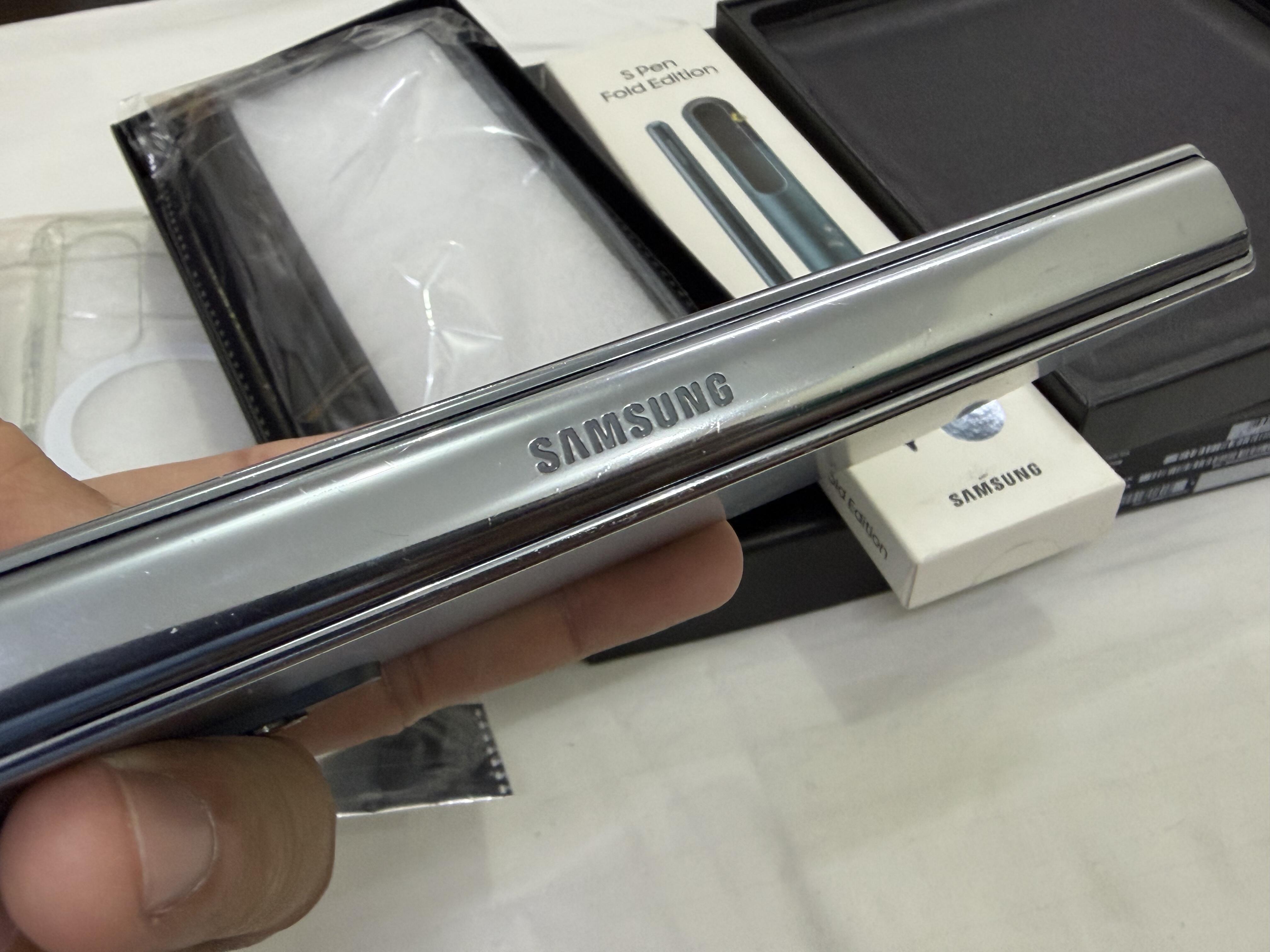 SAMSUNG GALAXY FOLD 4 512GB - FULL SET - Image 6