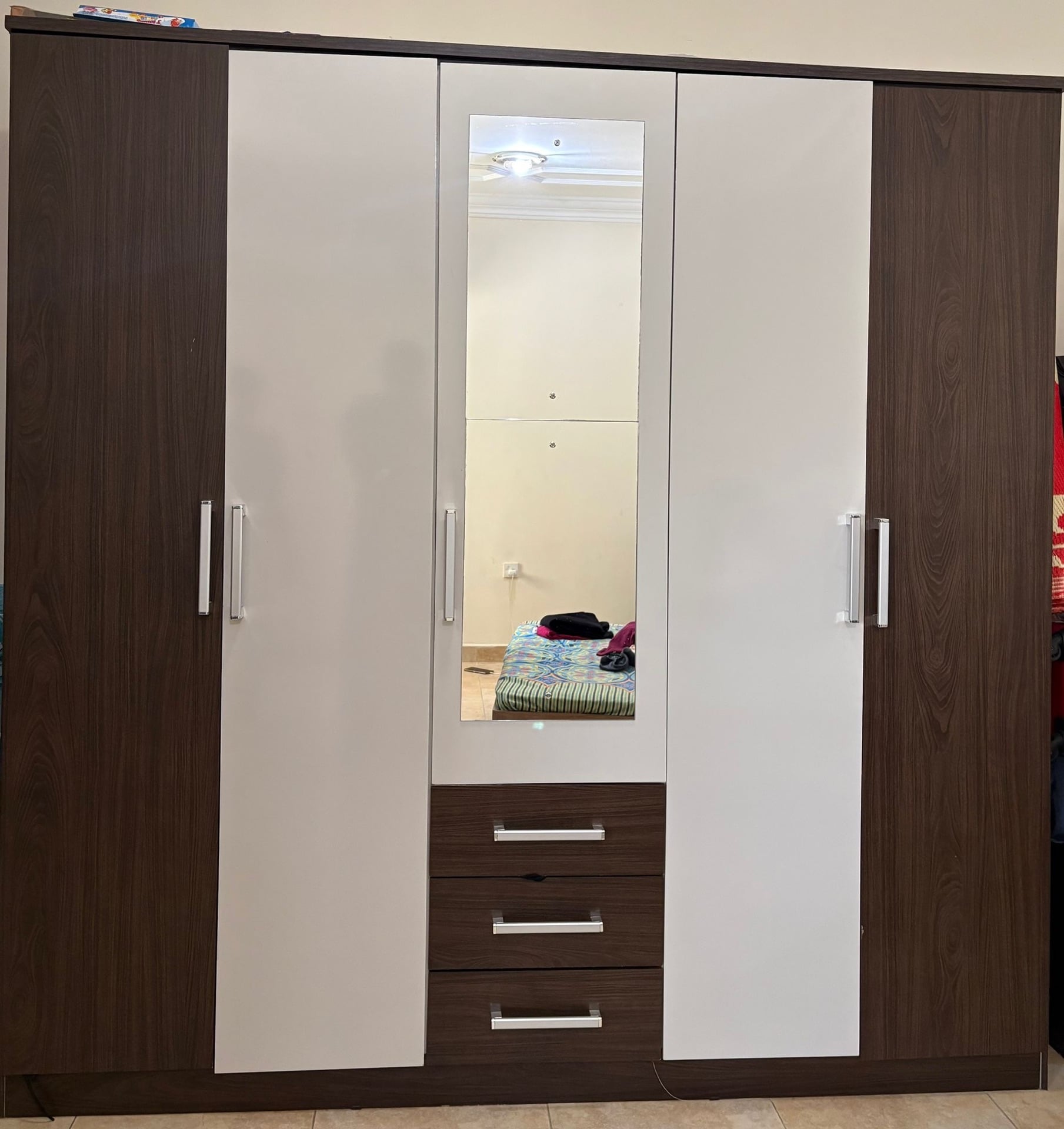 5 door wardrobe - Image 1