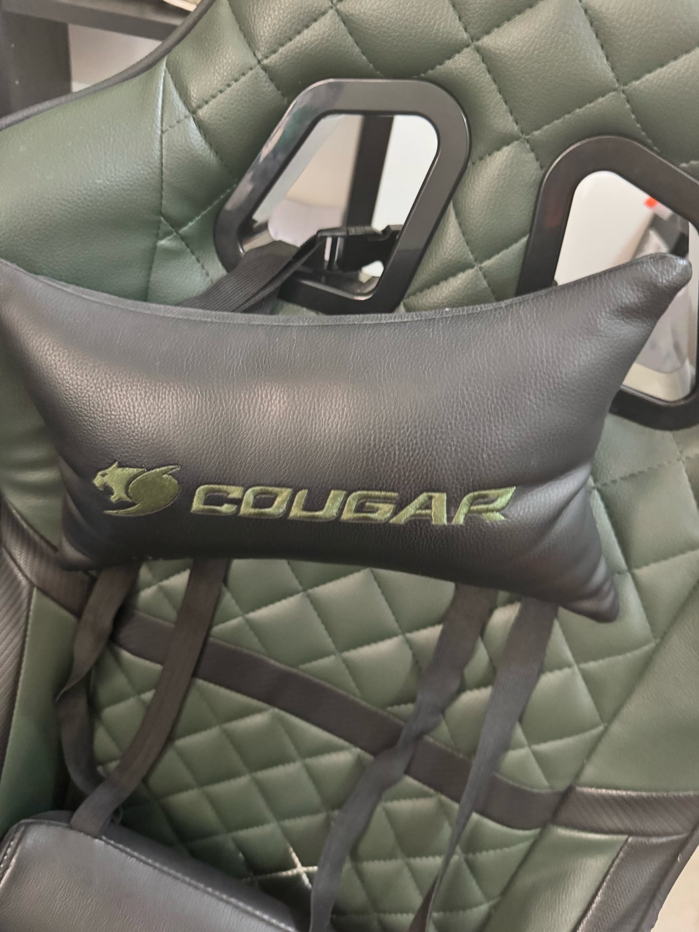Cougar gaming chair - Image 3