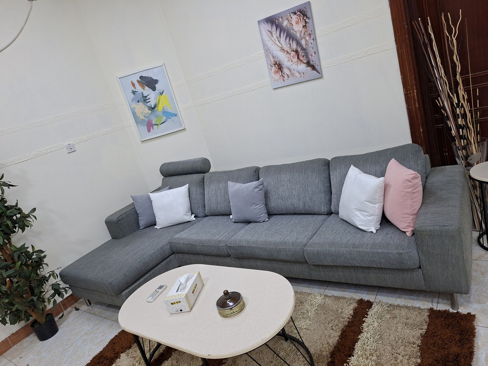 boconcept, brand L ship Sofa FOR selling good conditions Very comfortable sofa - Image 3