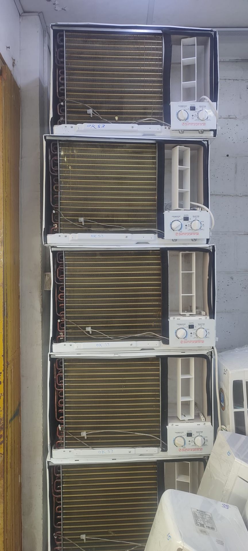 window AC for sale Dua Qatar - Image 9