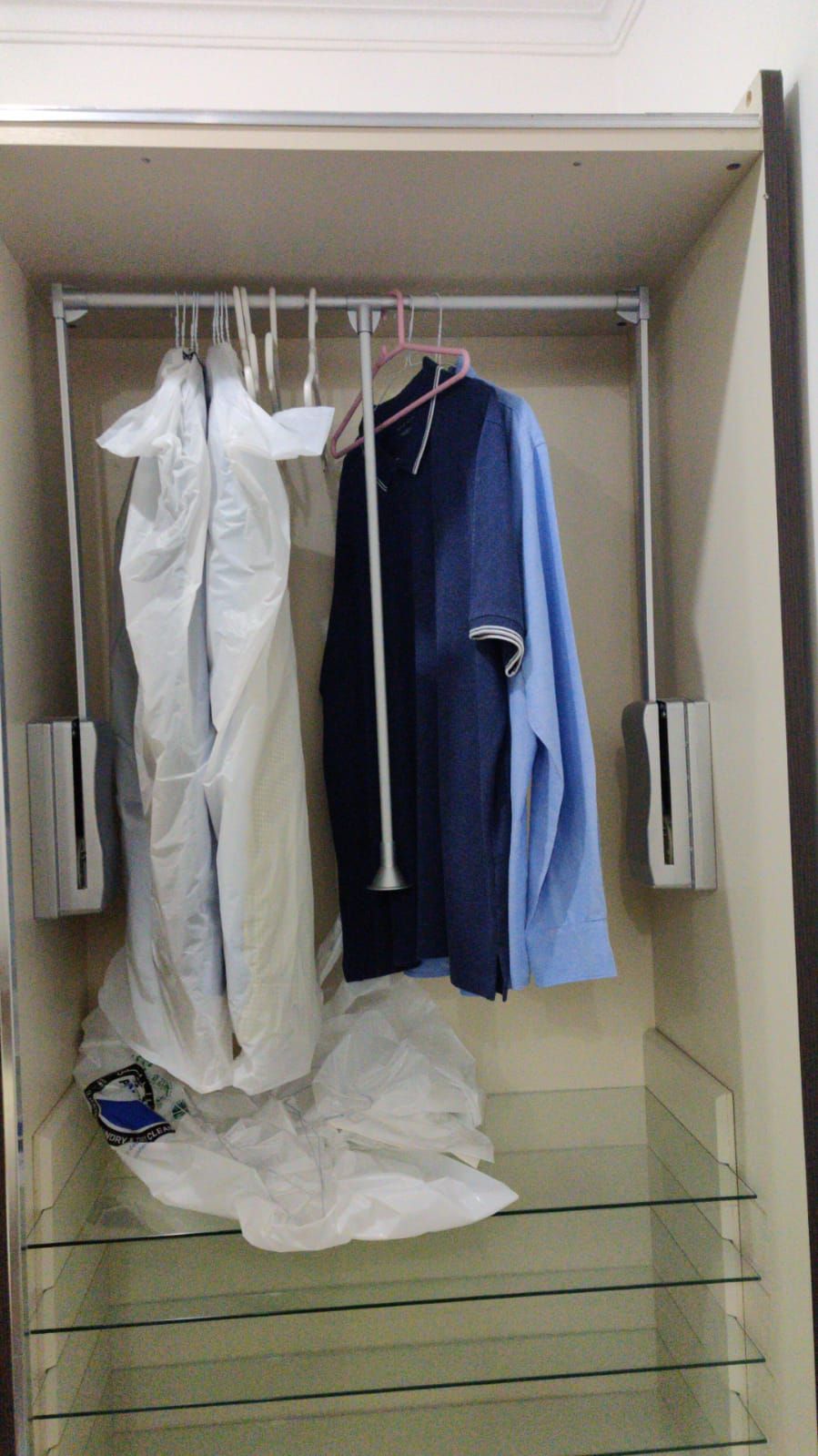 FOR SALE BIG SIZE WARDROBE  - Image 3