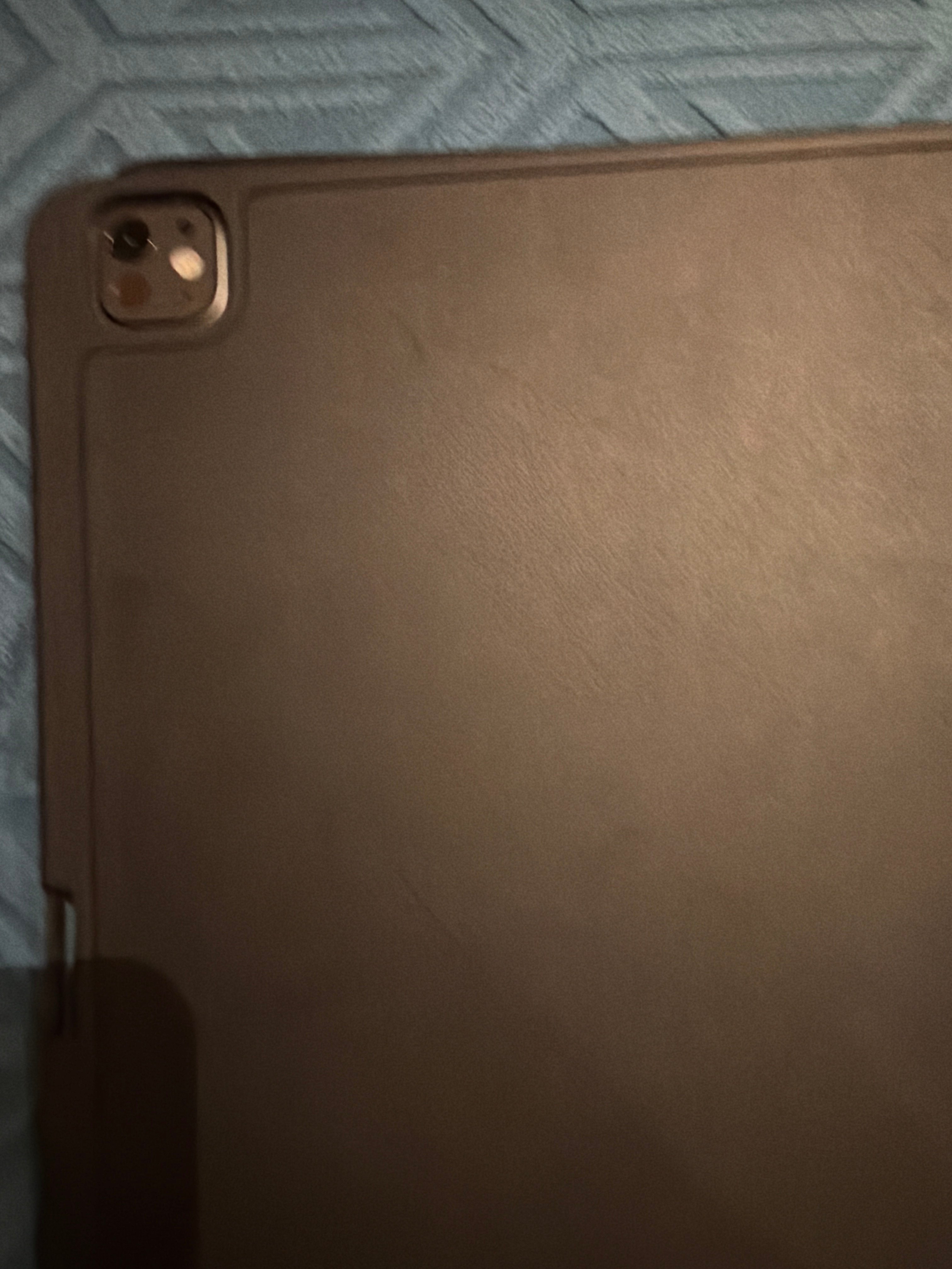 Used 2 or 3 times only still new 13inch pro m5 - Image 2
