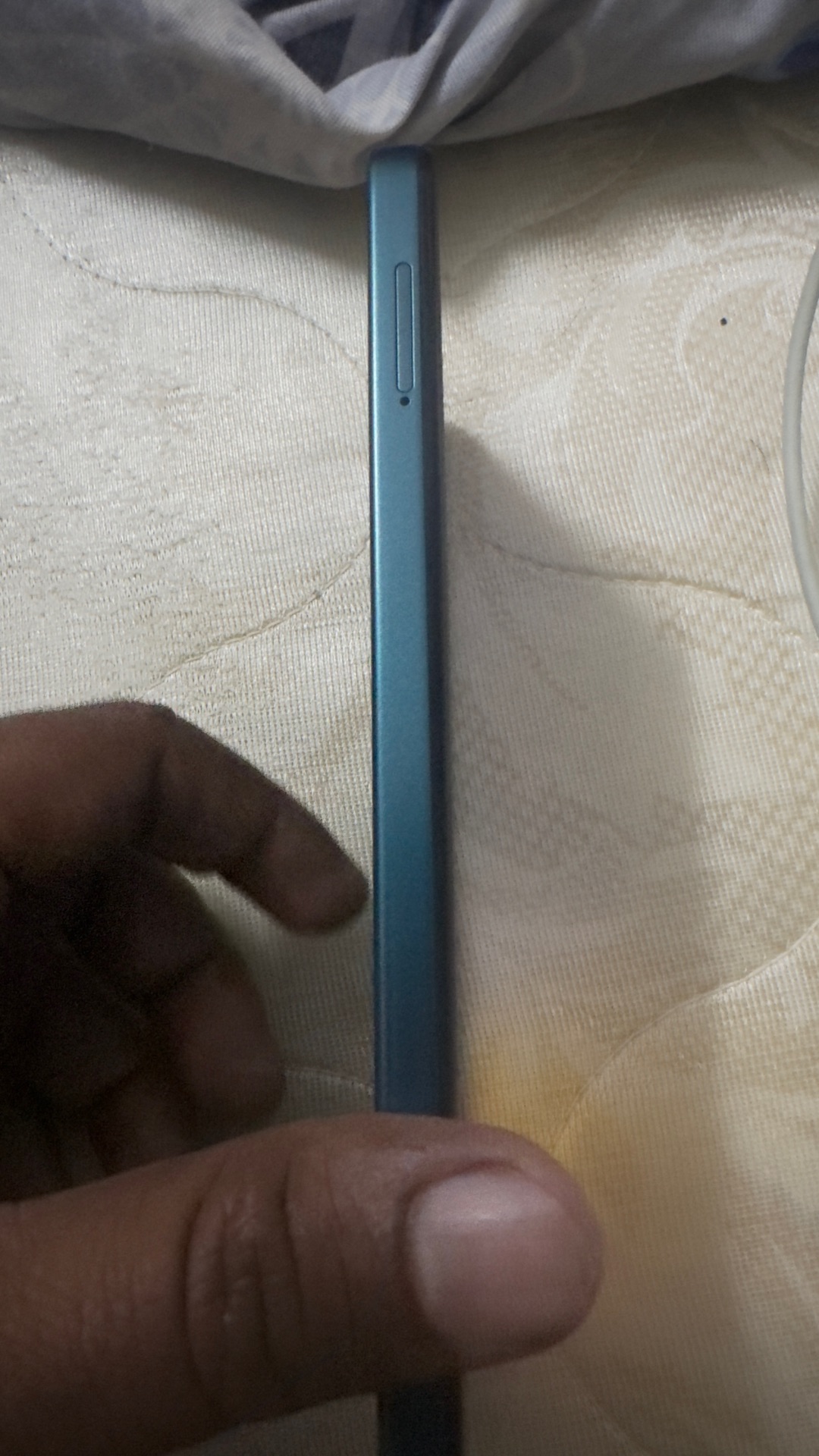 Mobile and box good condition - Image 6