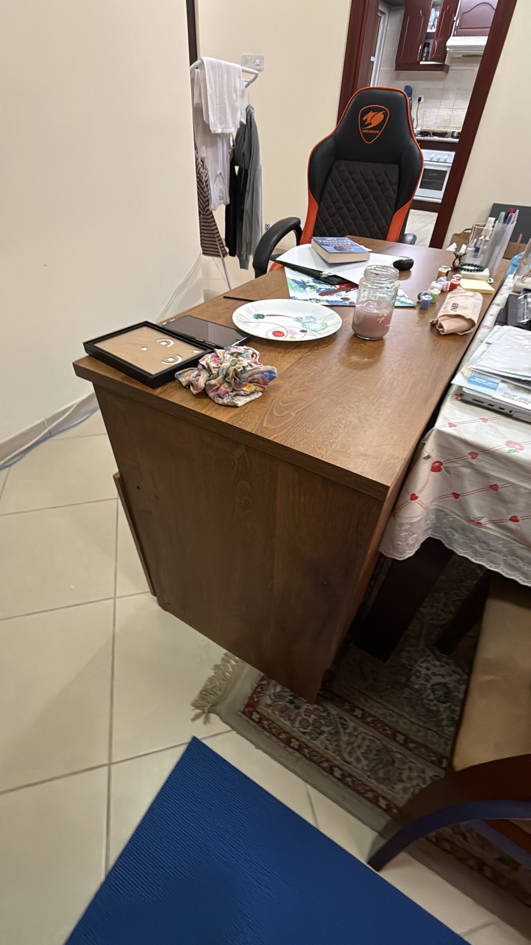 Gaming Chair & Table for SALE - Image 3