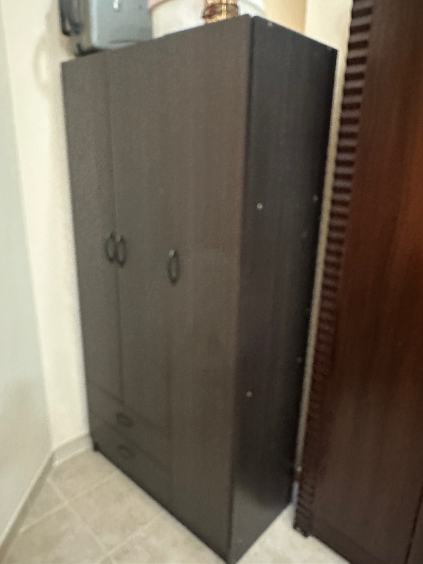 Wardrobe 3 doors 2 drawers spacious and multipurpose  - Image 4