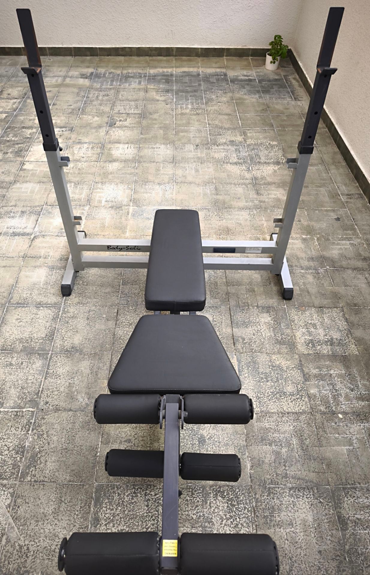 Bench Press (Body Solid) + Barbell Bar + Rubber Plates  - Image 2