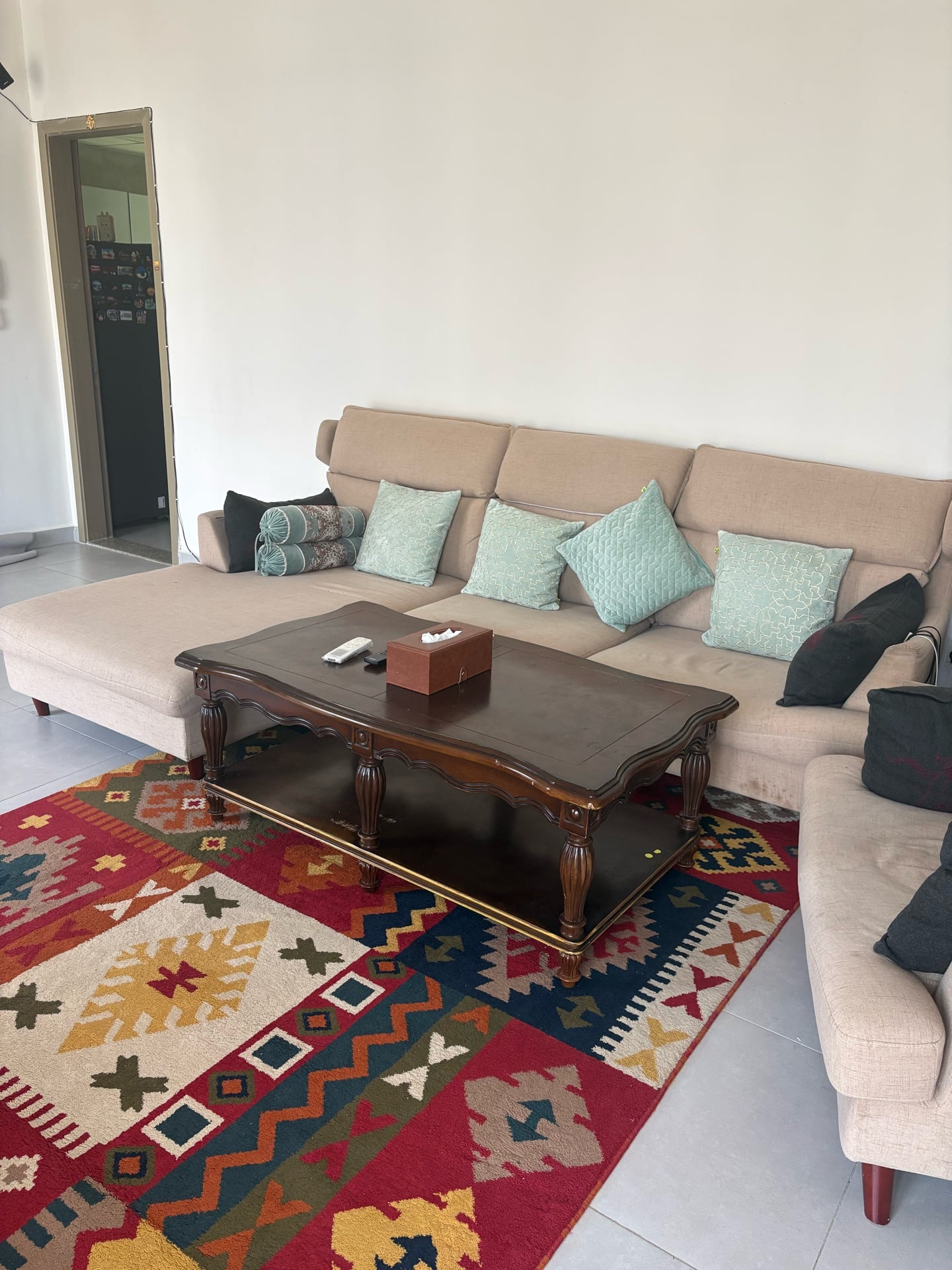 Sofa set with table - Image 1
