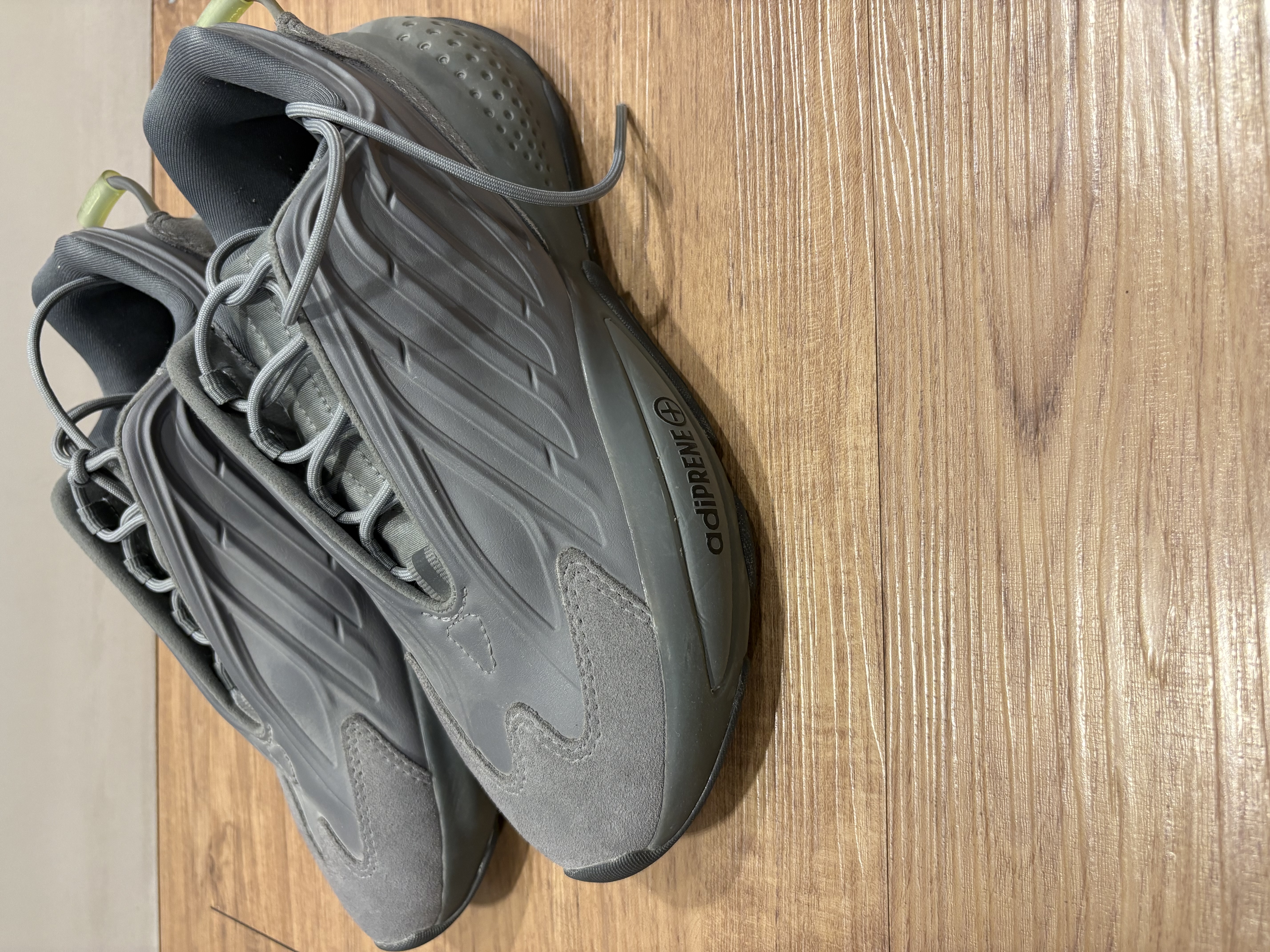 ADIDAS Ozrah sneakers (Unisex) - ORIGINAL: Price Negotiable - Image 4