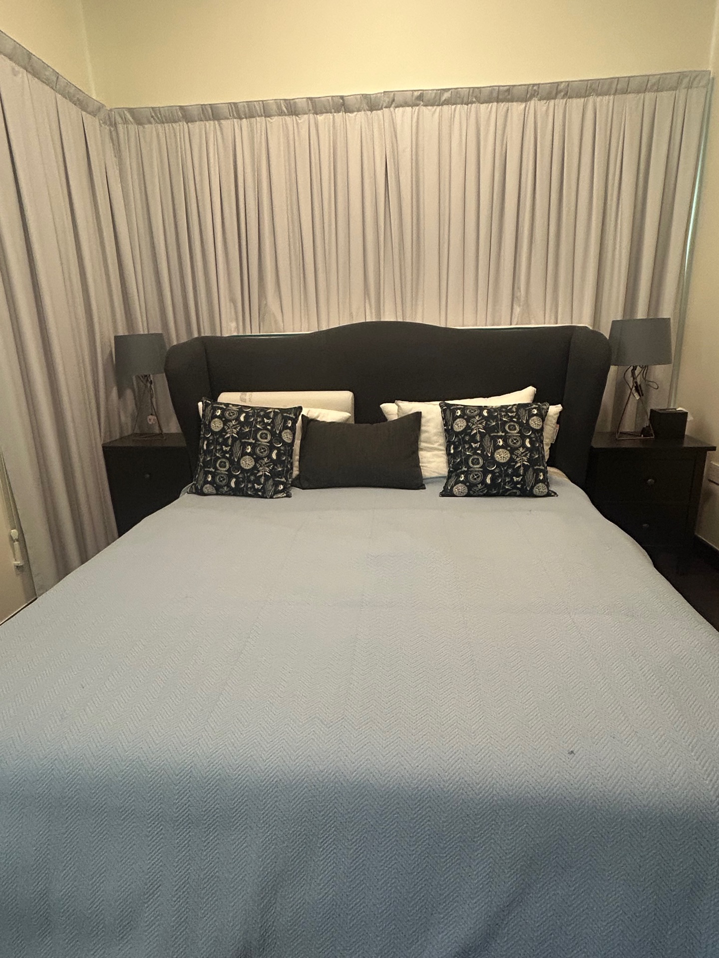 Bedroom set - Image 1
