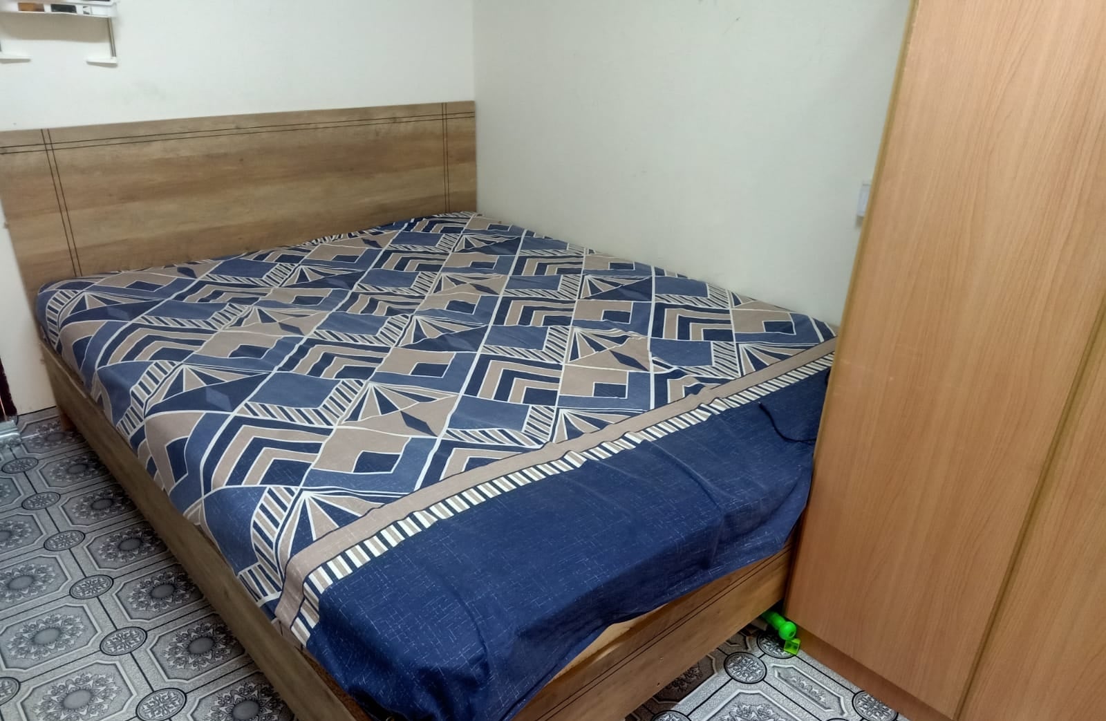Bed for Sale – Excellent Condition! - Image 4