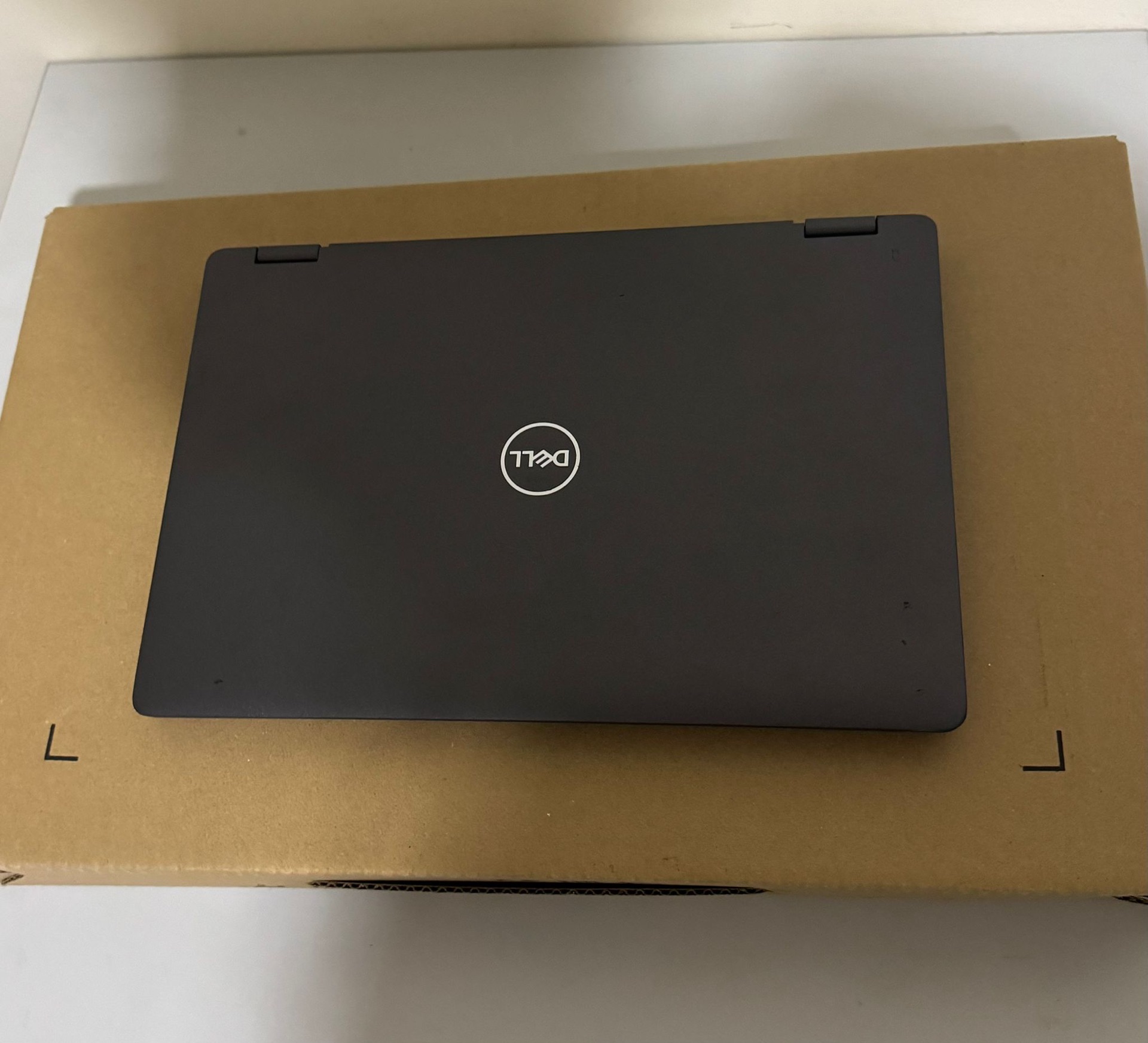 Dell Latitude 5300 2-in-1 | Rotatable Touch Screen | 8GB RAM | 256GB SSD | 8th G - Image 3