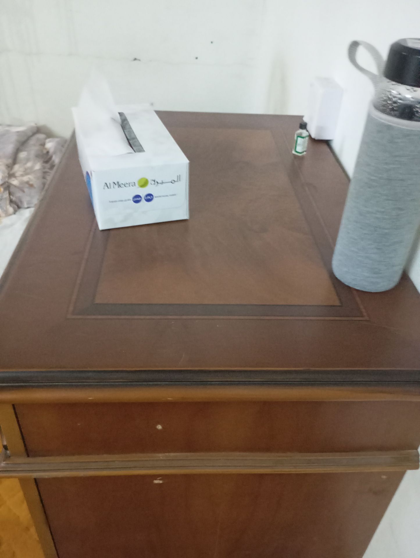 5 DRAWER TABLE, GOOD CONDITION  - Image 4