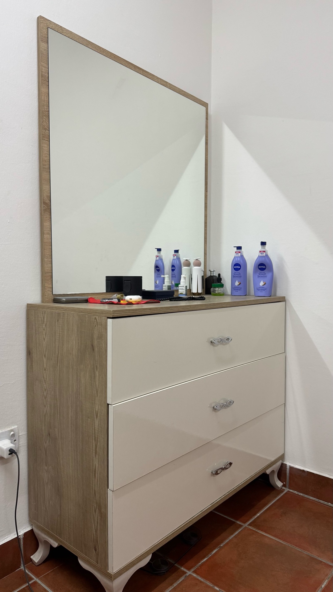 Sliding Wardrobe and Dressing Table - Image 4