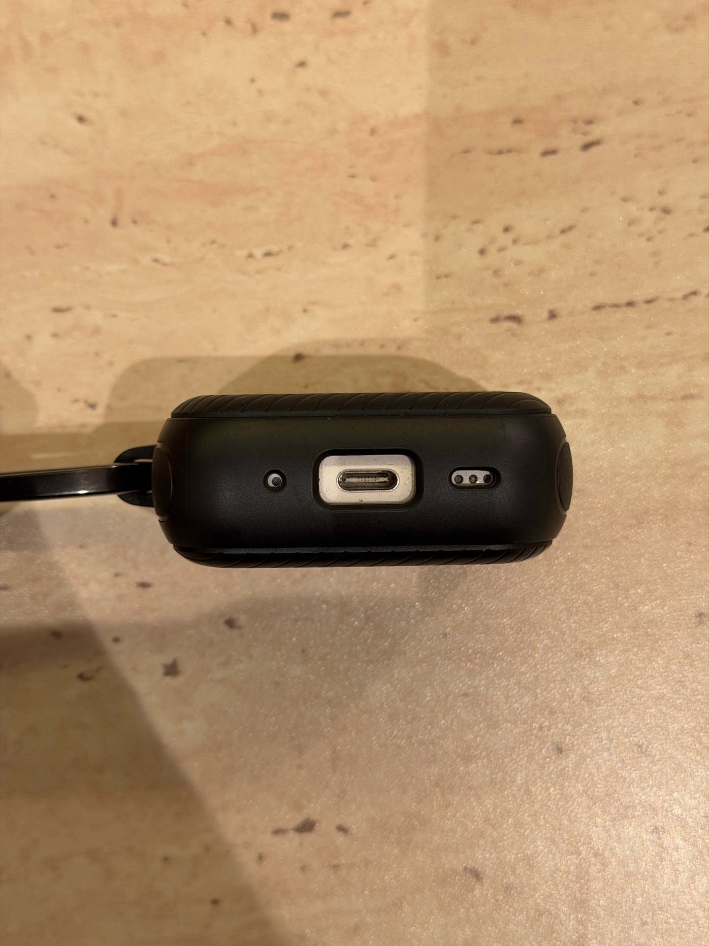 AirPods Pro 2nd gen , USB-C, with free cover spigen - Image 6