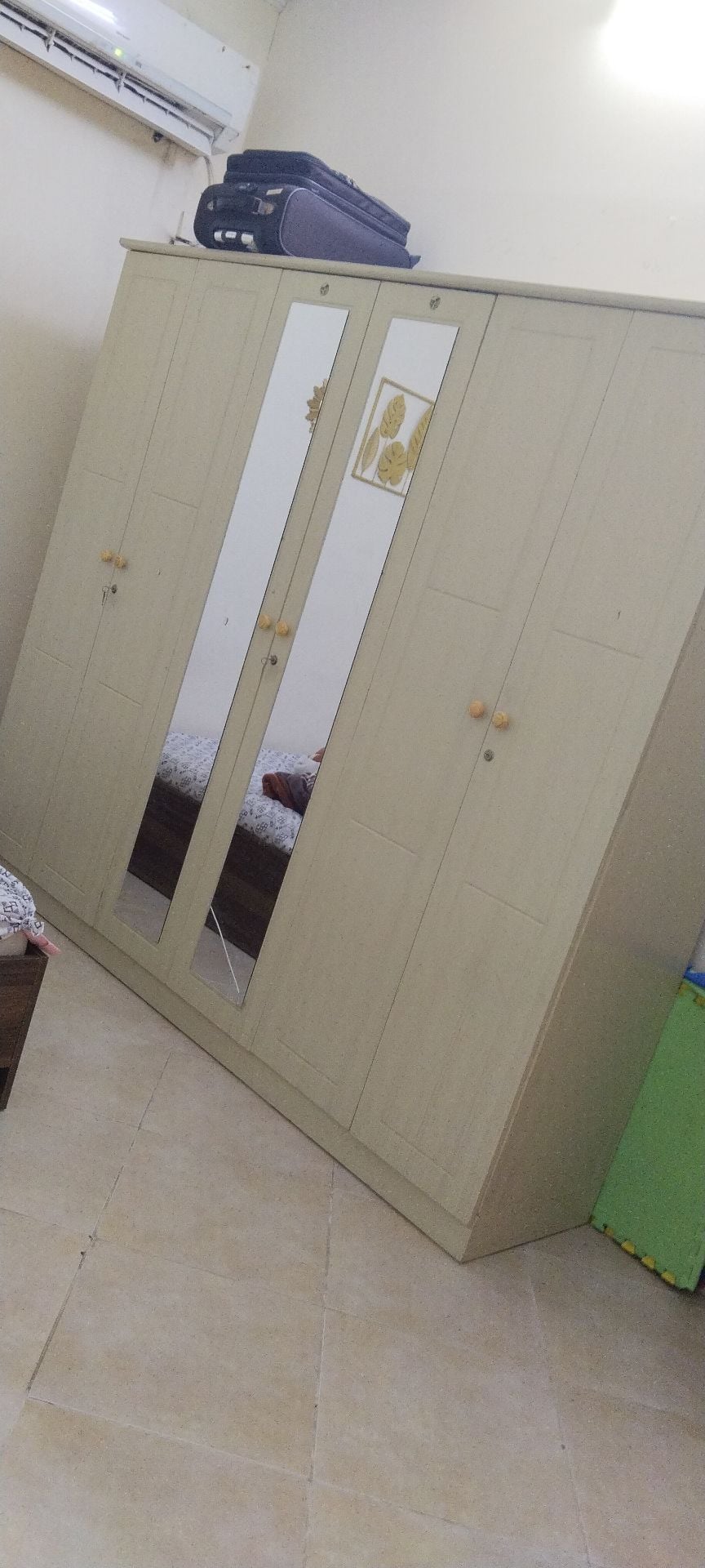 Wardrobe 6 door - Image 1