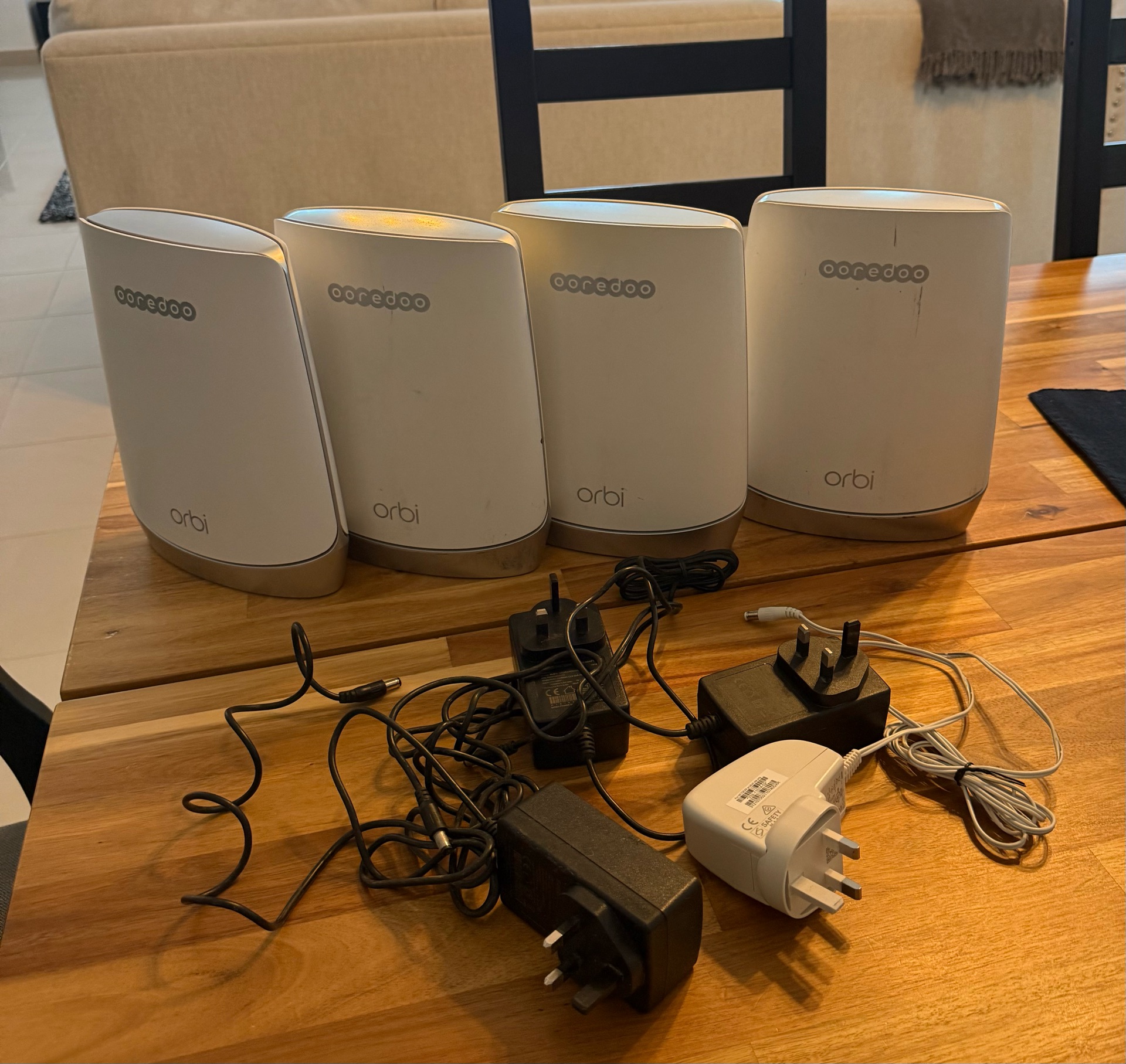 Orbi RBR750 router plus 3 satellites  - Image 2