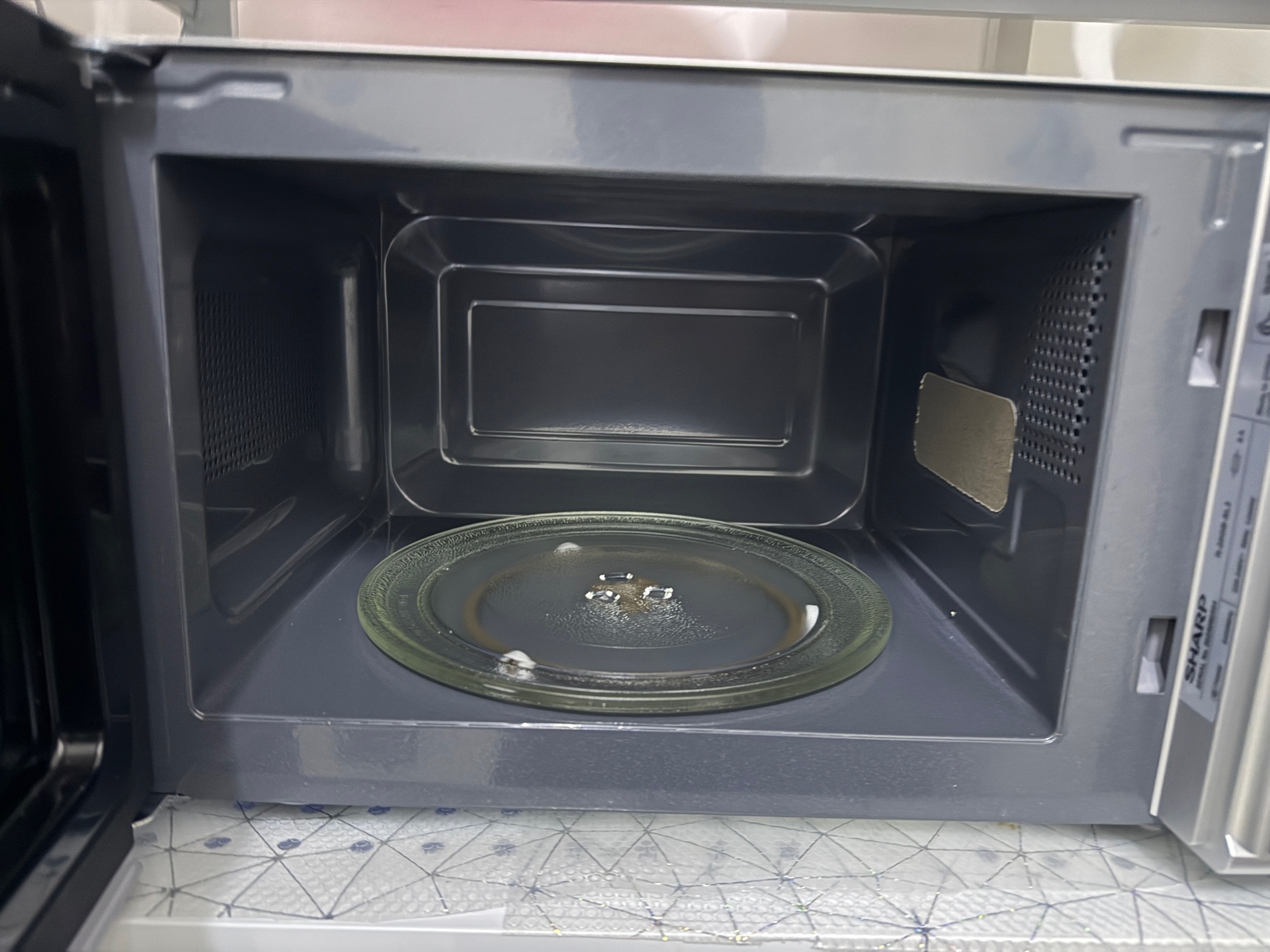 Brand new sharp microwave oven R-20GB - Image 4
