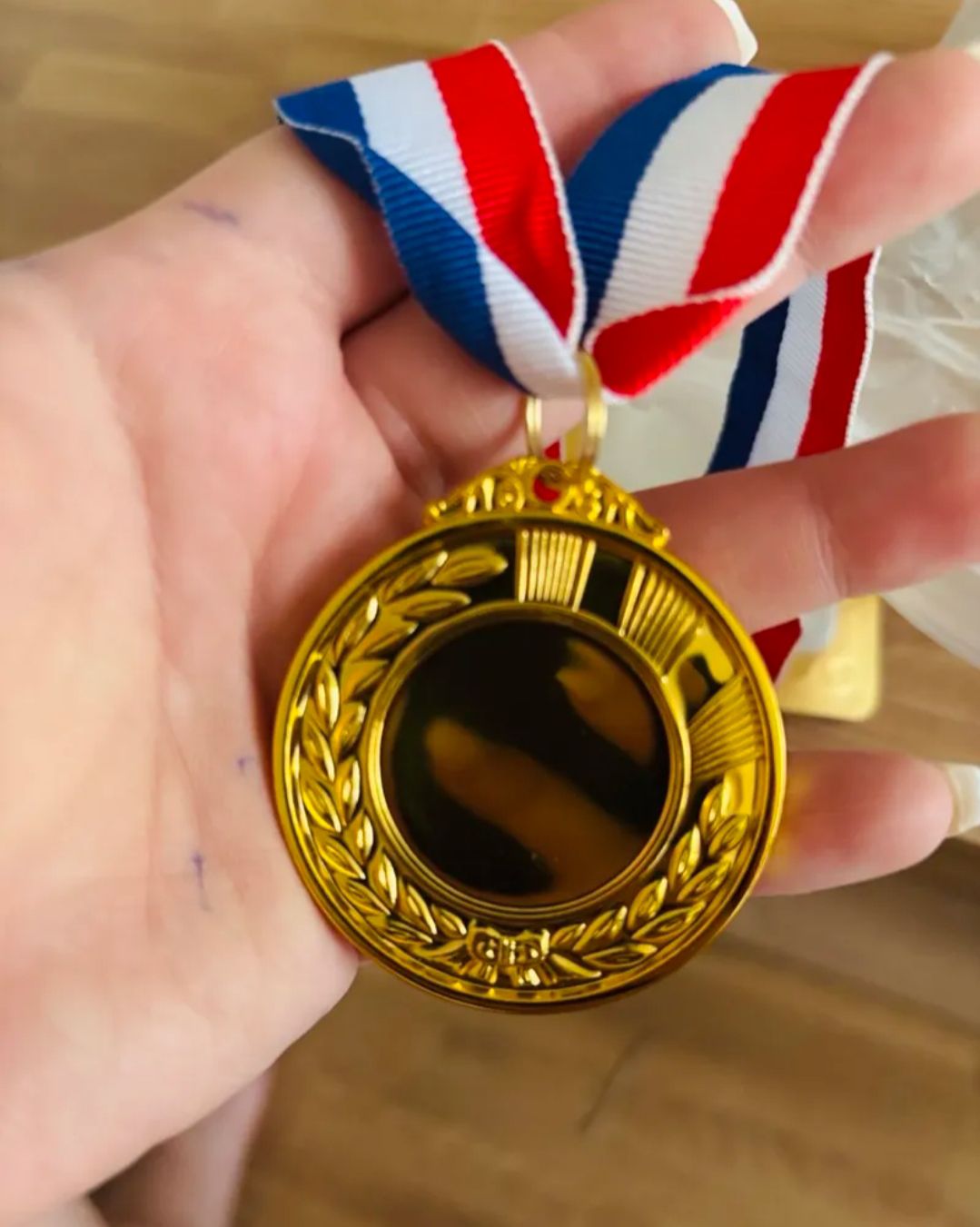 Medal - Image 8