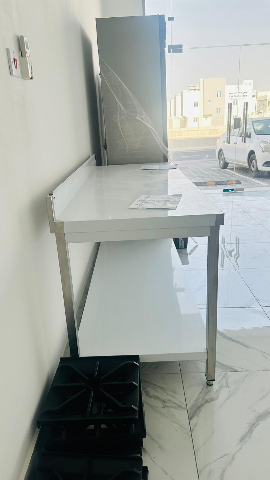 Heavy-Duty Stainless Steel Kitchen Prep Table with Undershelf - Image 2