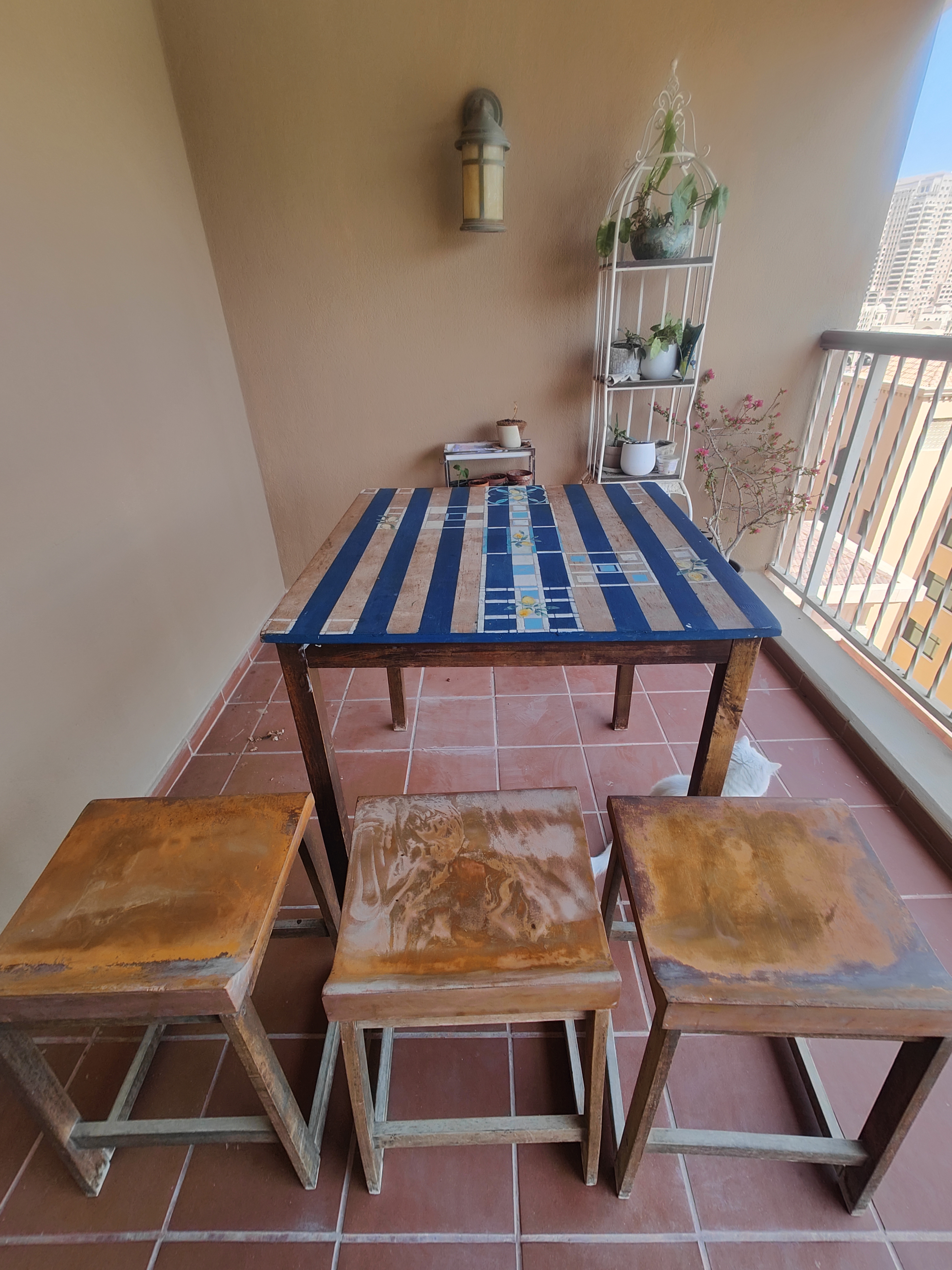 Hight table+3 high chairs - Image 5