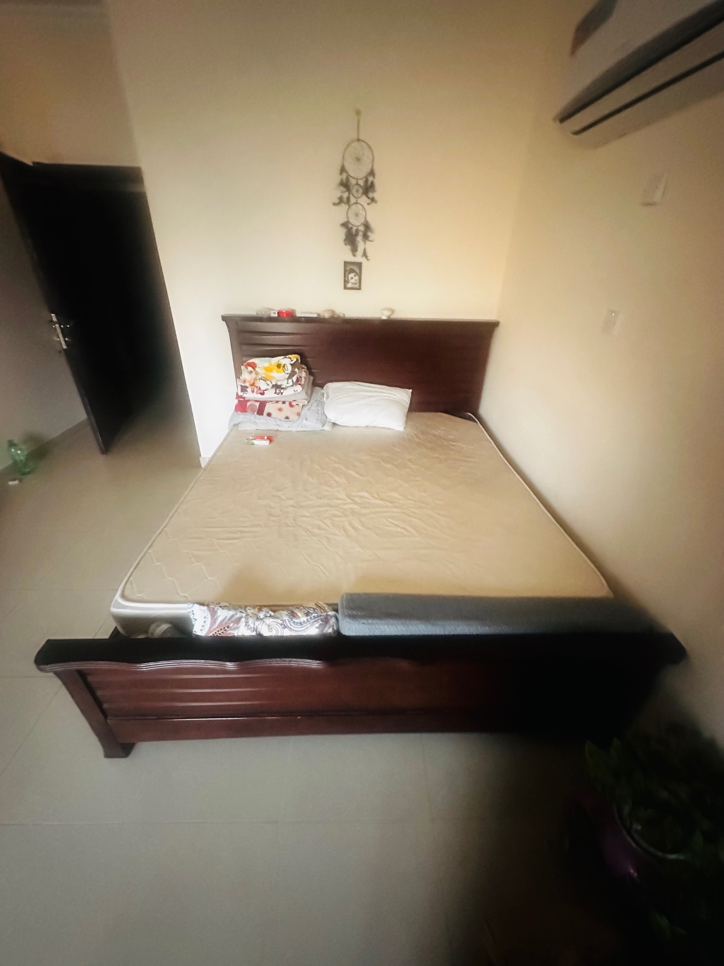 King size wooden cot for sale - Image 4