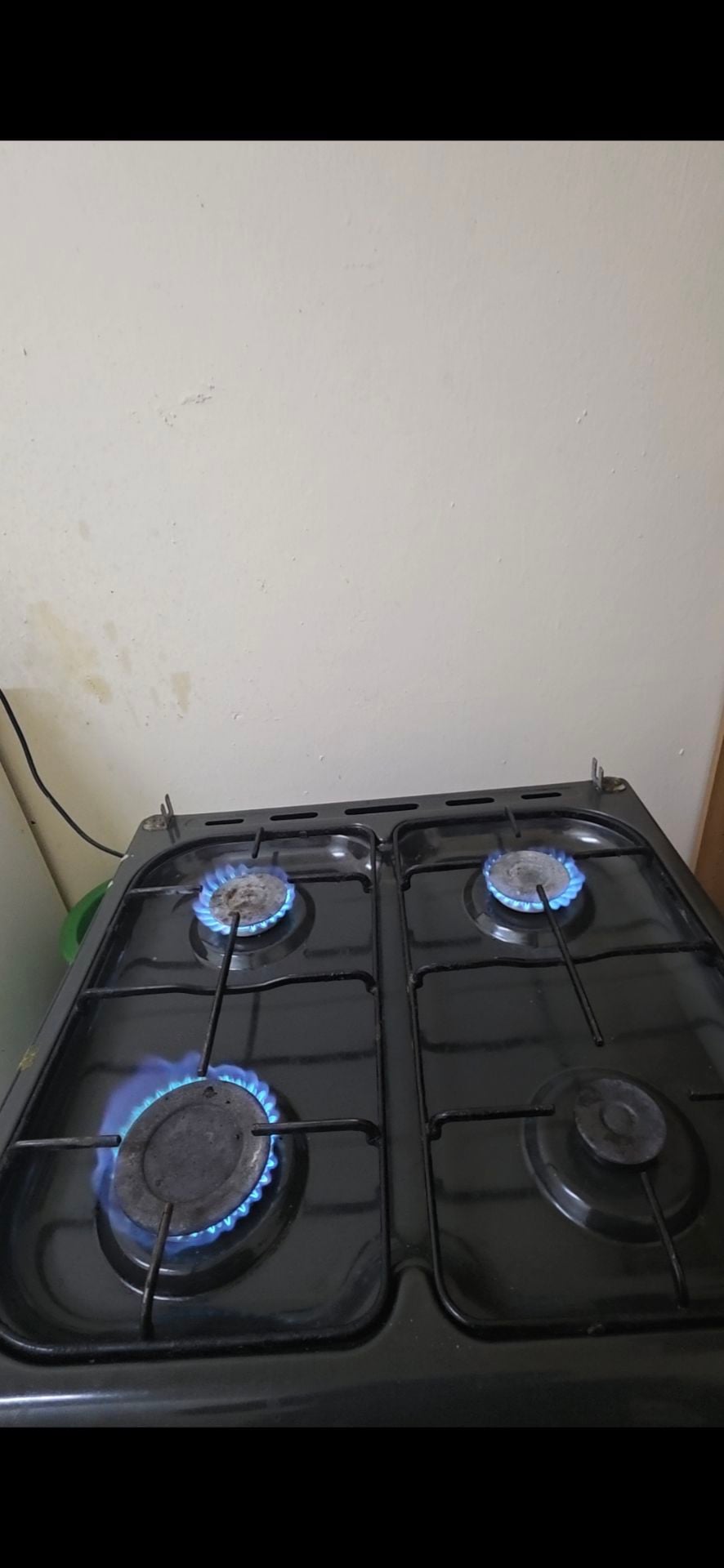Four burner gas stove  - Image 3