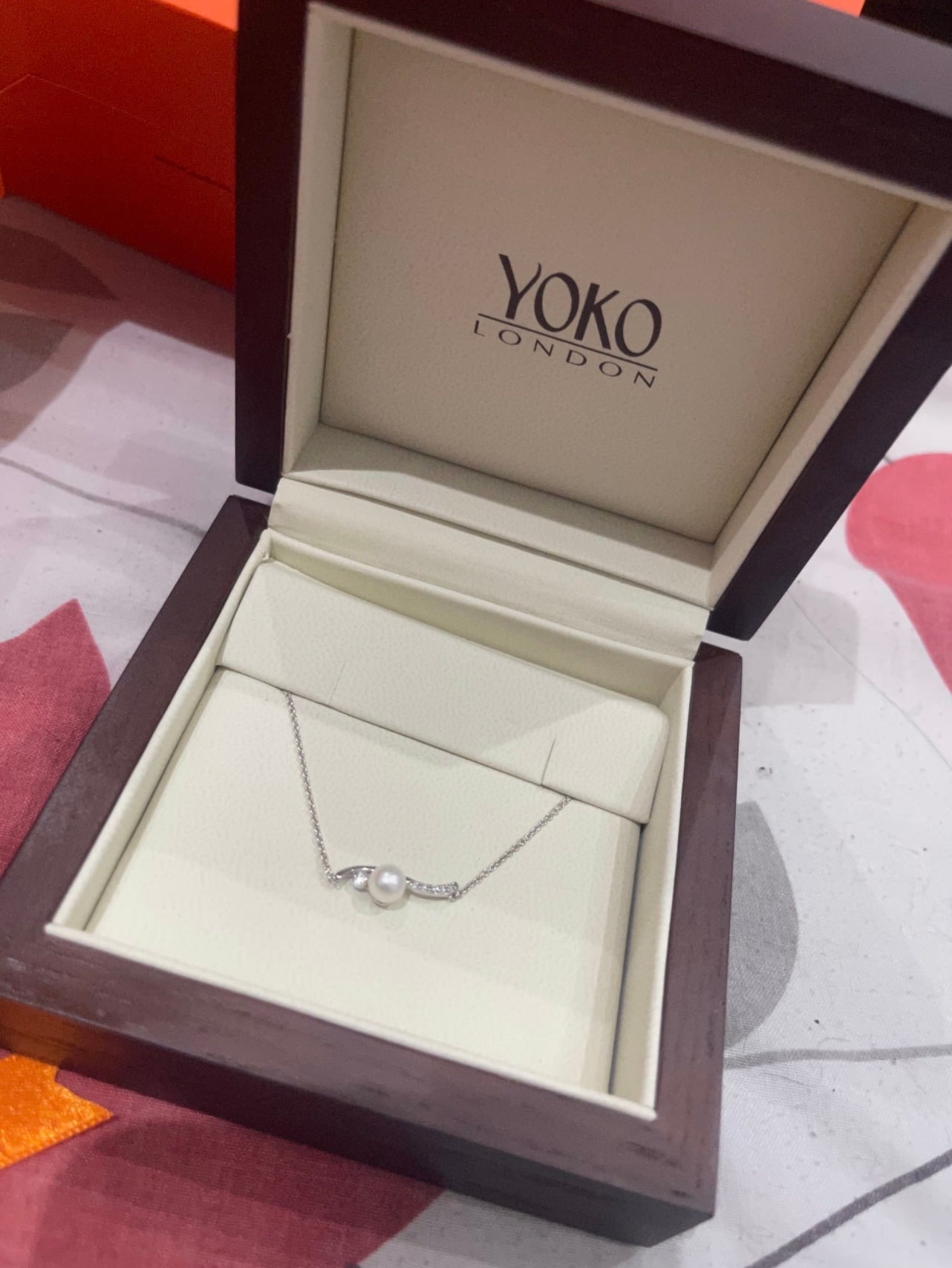 18kt White Gold Freshwater Pearl And Diamond Necklace - Image 3