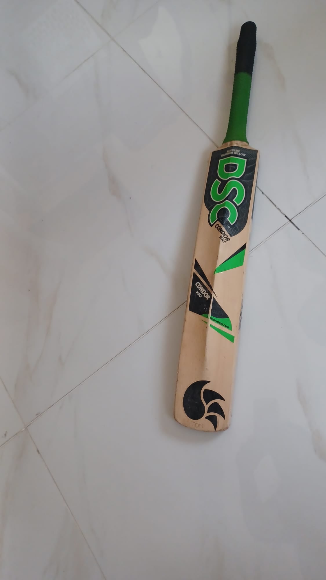 SG/DSC- Cricket kit with its bat - Image 7