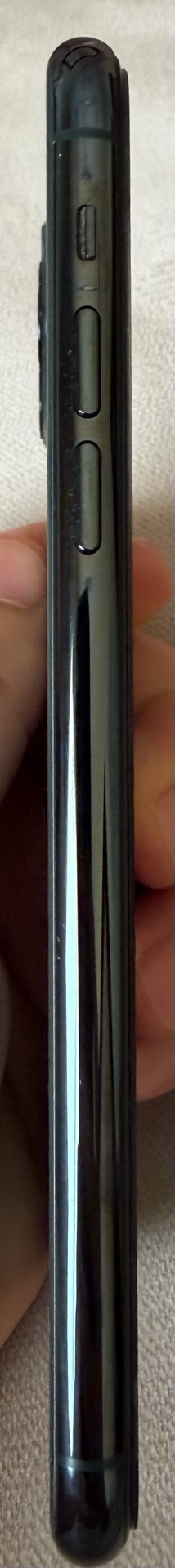 iPhone 11 Pro Max in Excellent condition  - Image 3