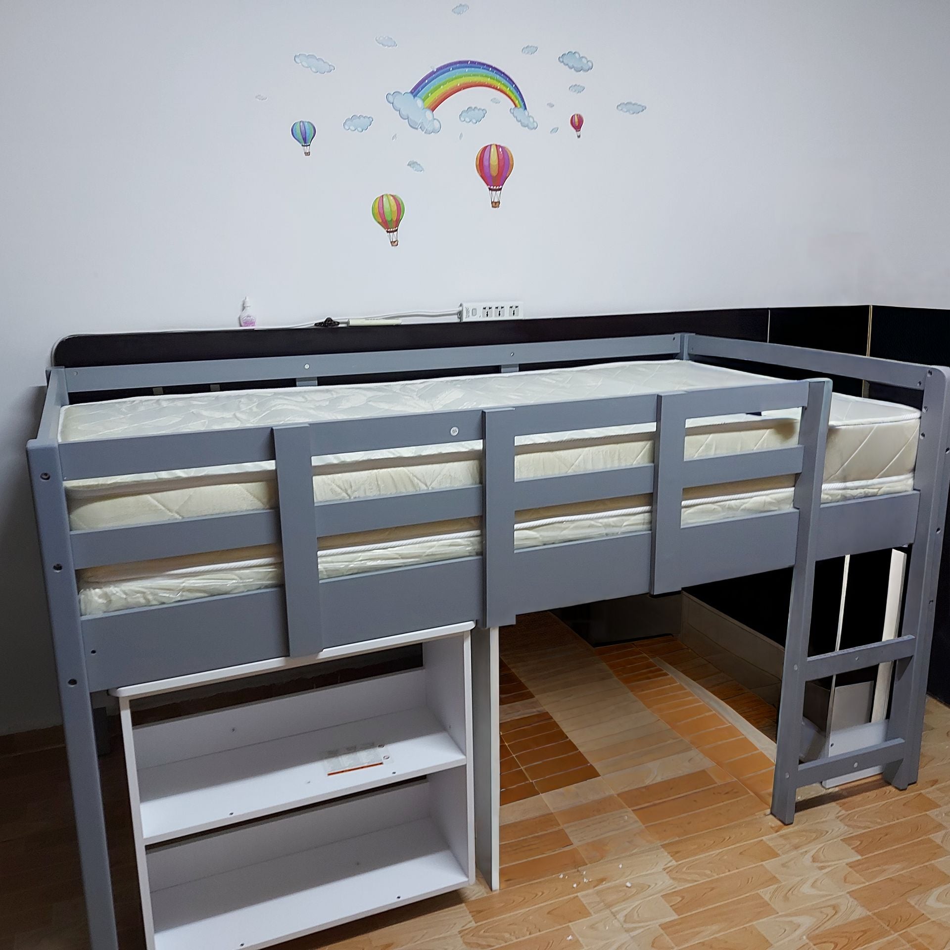 Kids bunk bed with sturdy table and bookshelf - Image 1