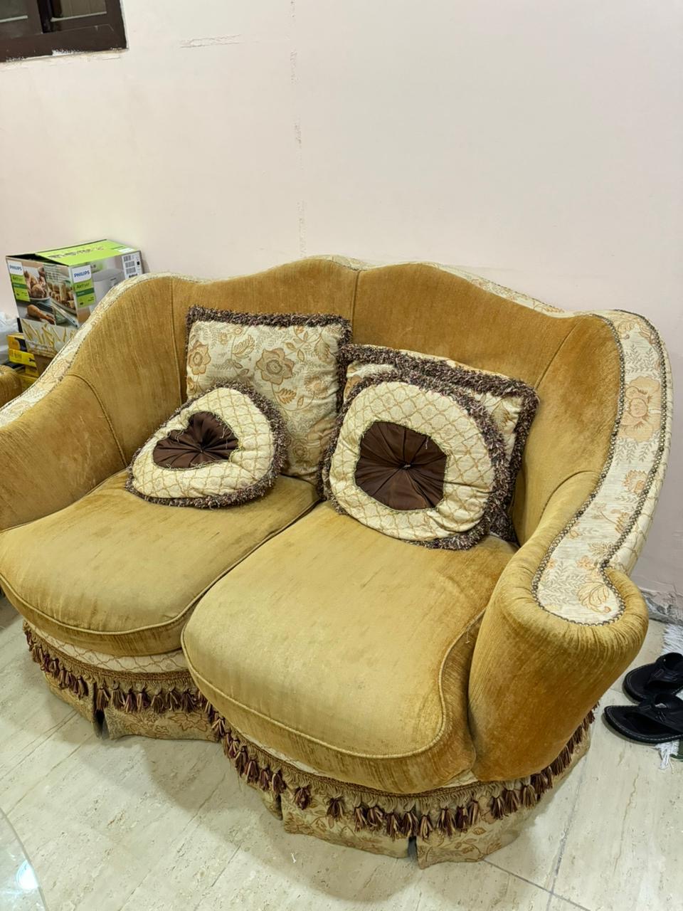 7 Seater Luxury Sofa Set For Sale - Image 2