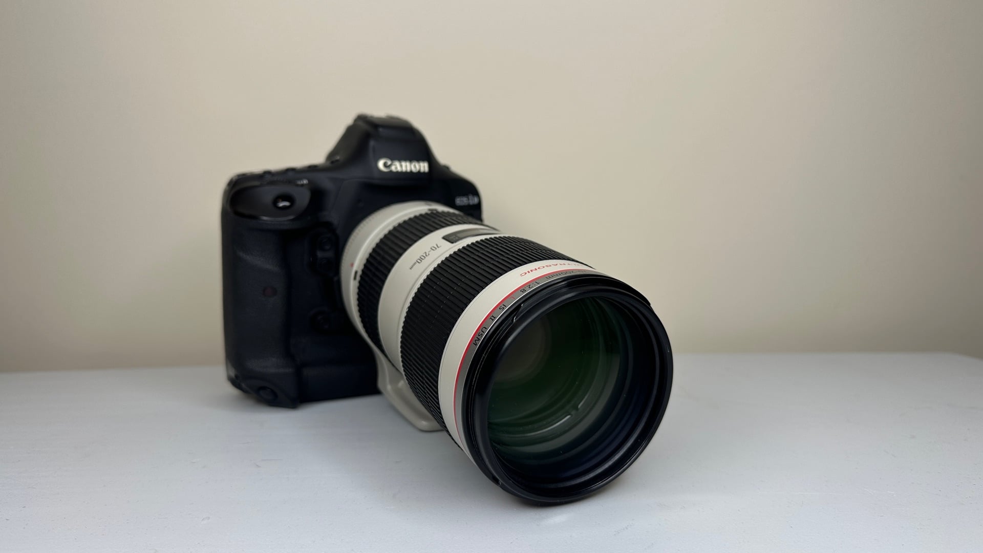 Canon 1DX Mark II + Canon EF 70-200mm f/2.8L IS II Bundle - Image 1