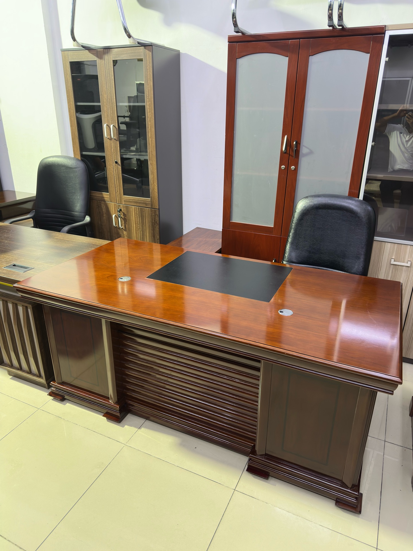 Premium Desk/Chairs For Sell Call - 33087737 - Image 8