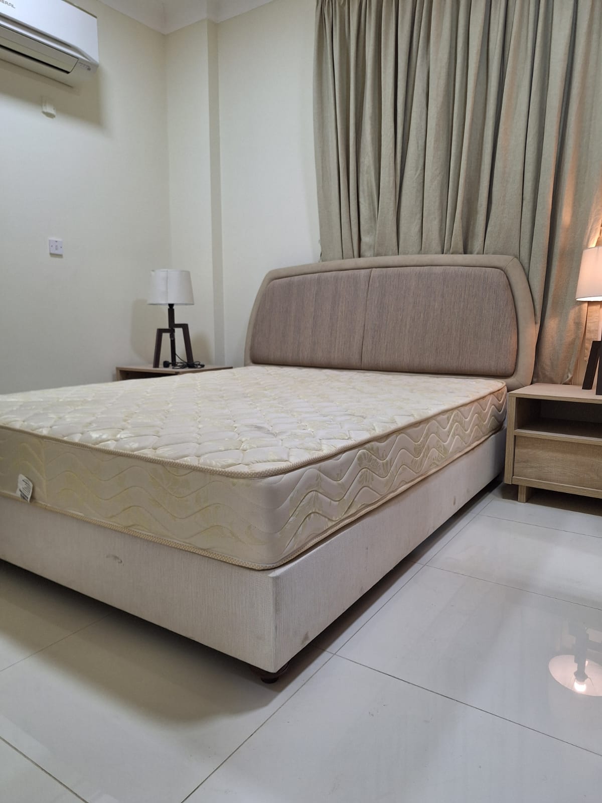 Queen size bed & mattress for sale. Negotiable price - Image 3