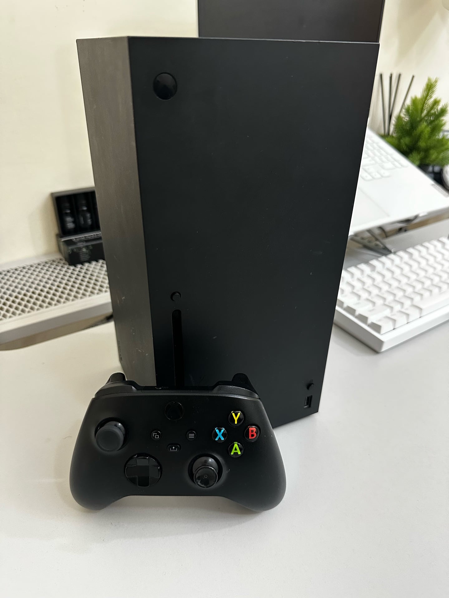 Xbox Series X - Image 3